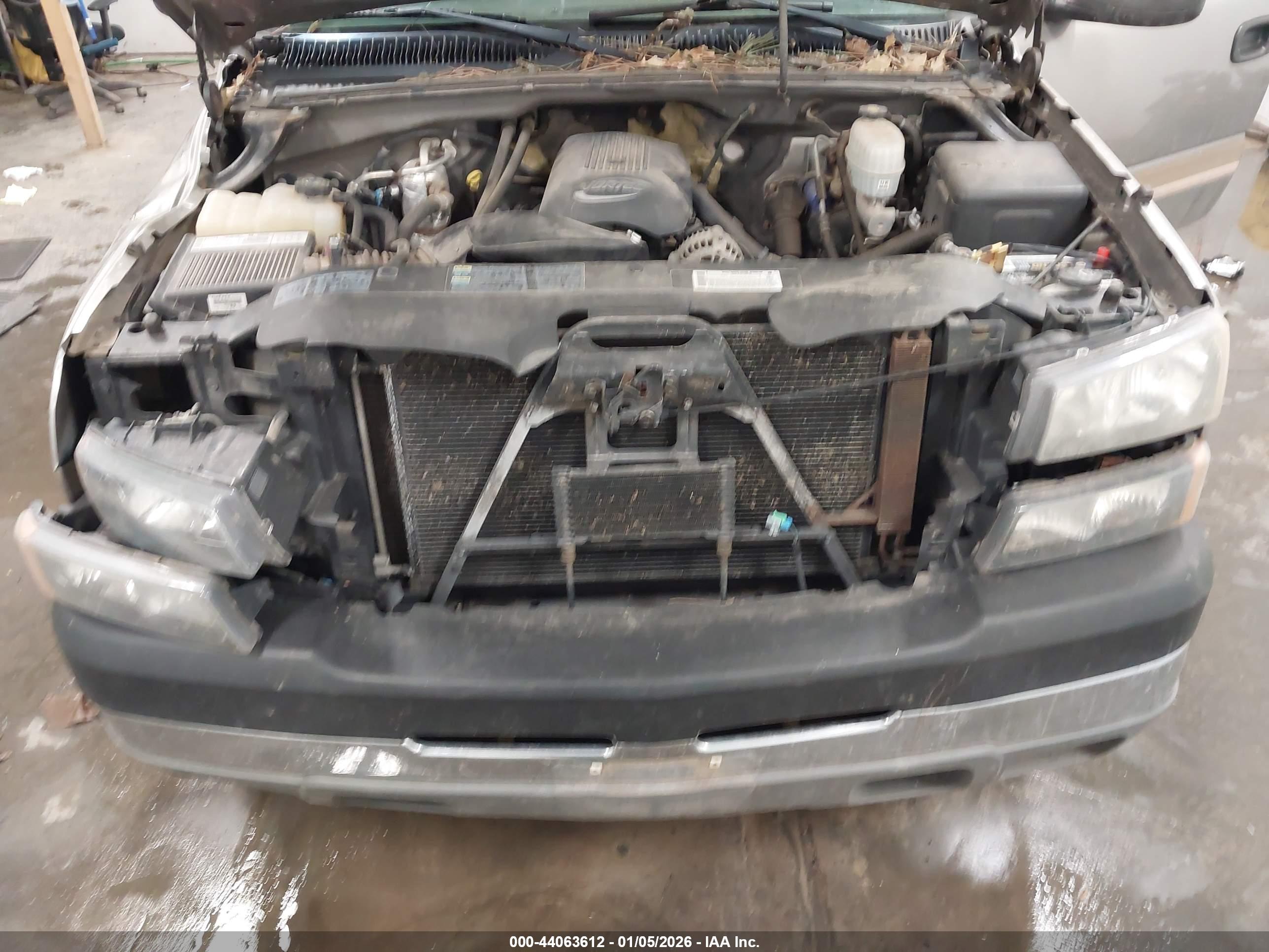 CHEVROLET SILVERADO image 10