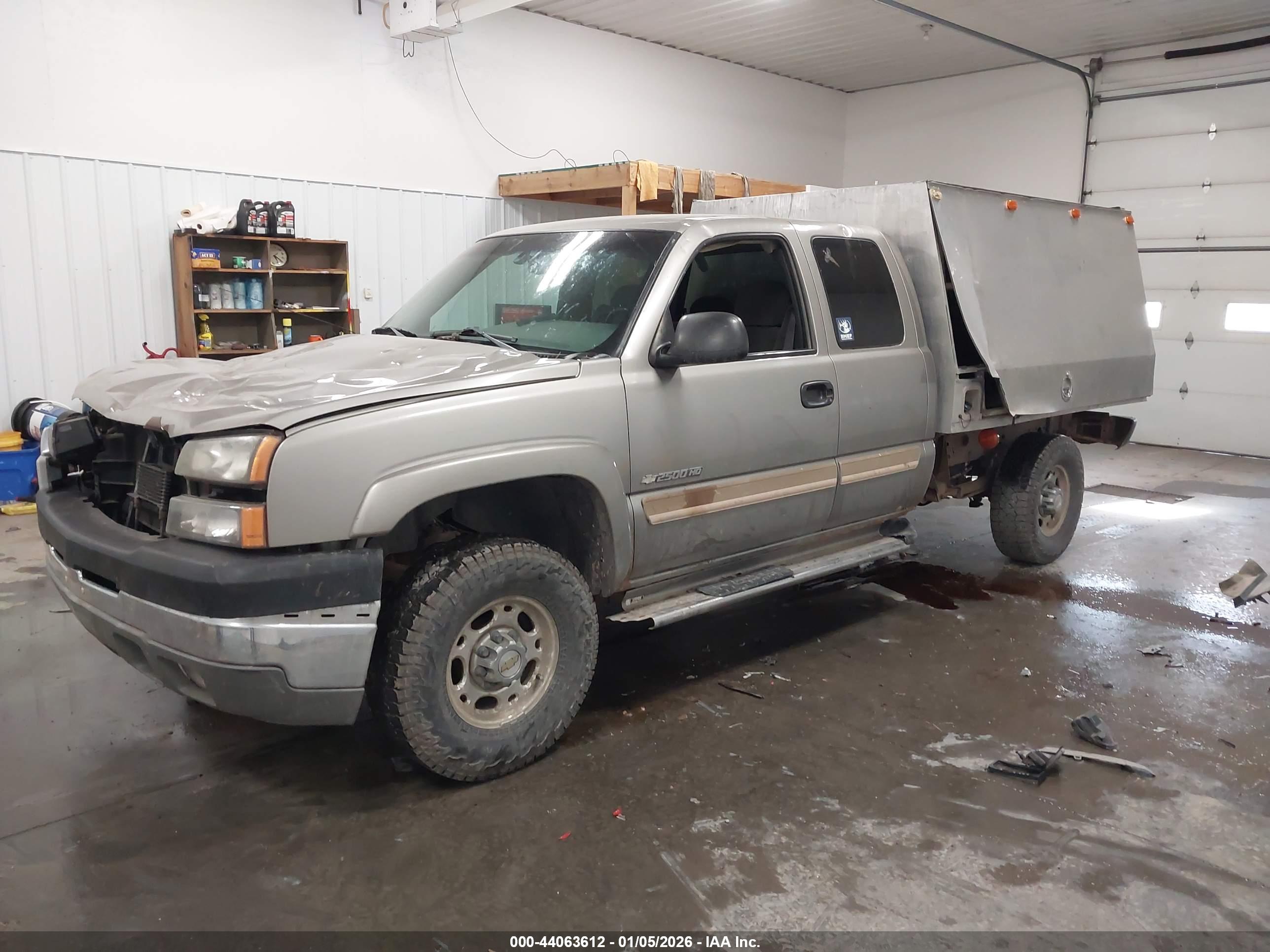 CHEVROLET SILVERADO image 2