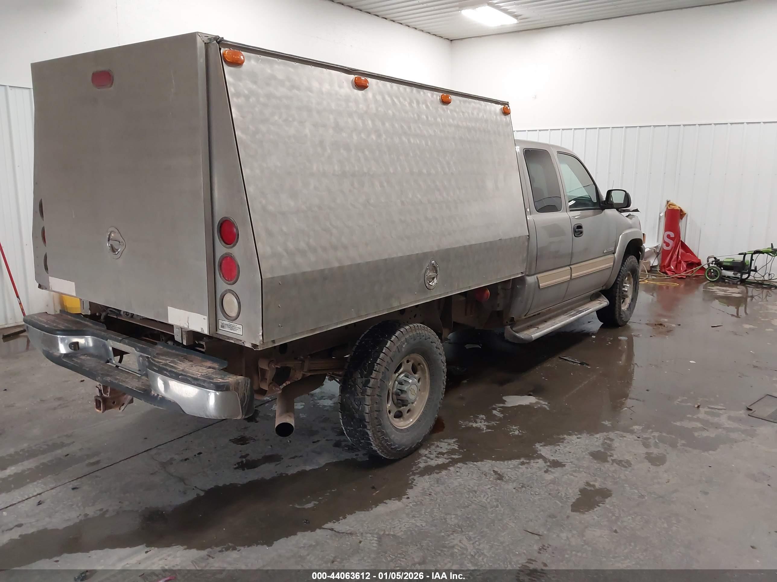 CHEVROLET SILVERADO image 4