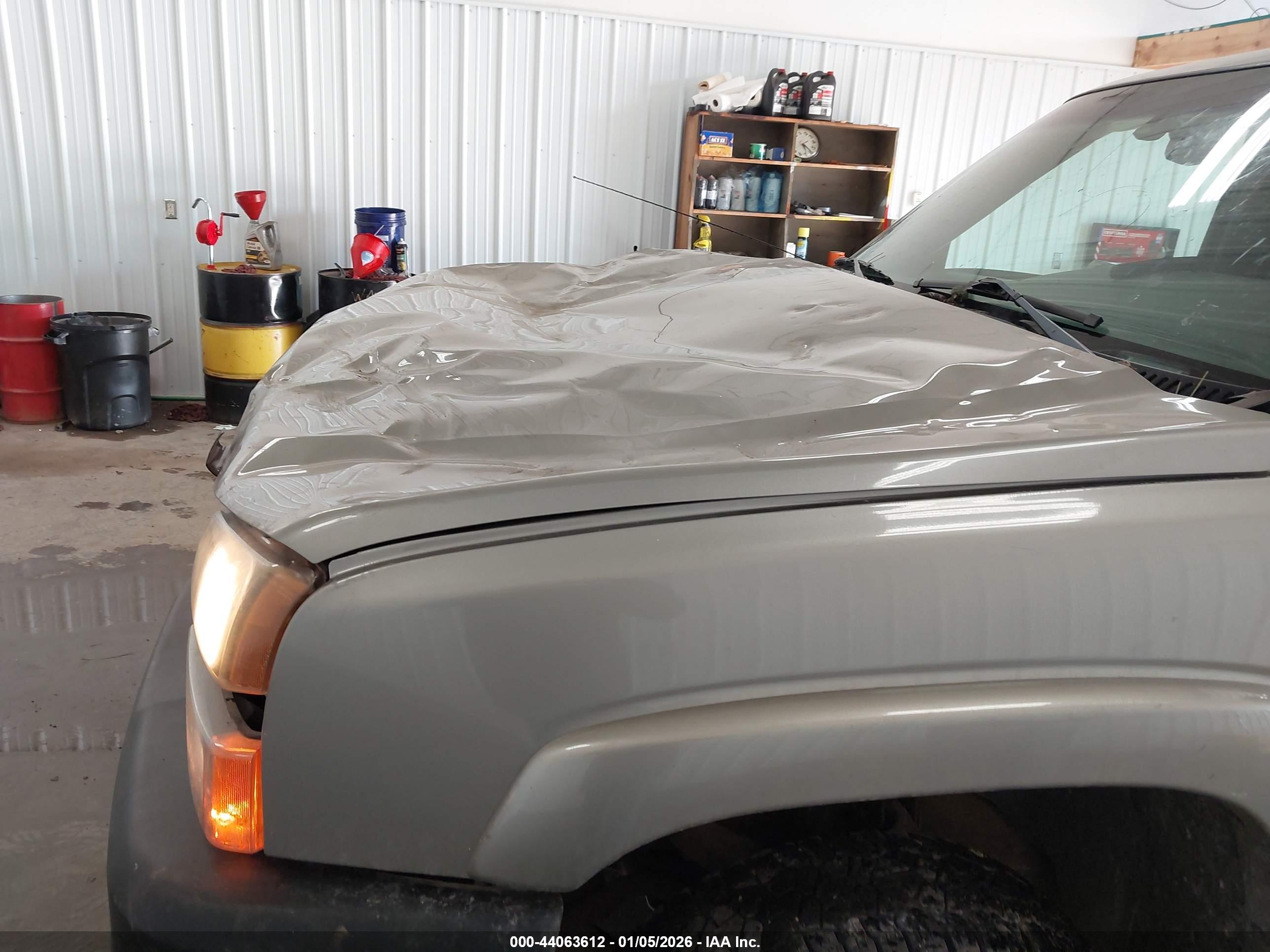 CHEVROLET SILVERADO image 6