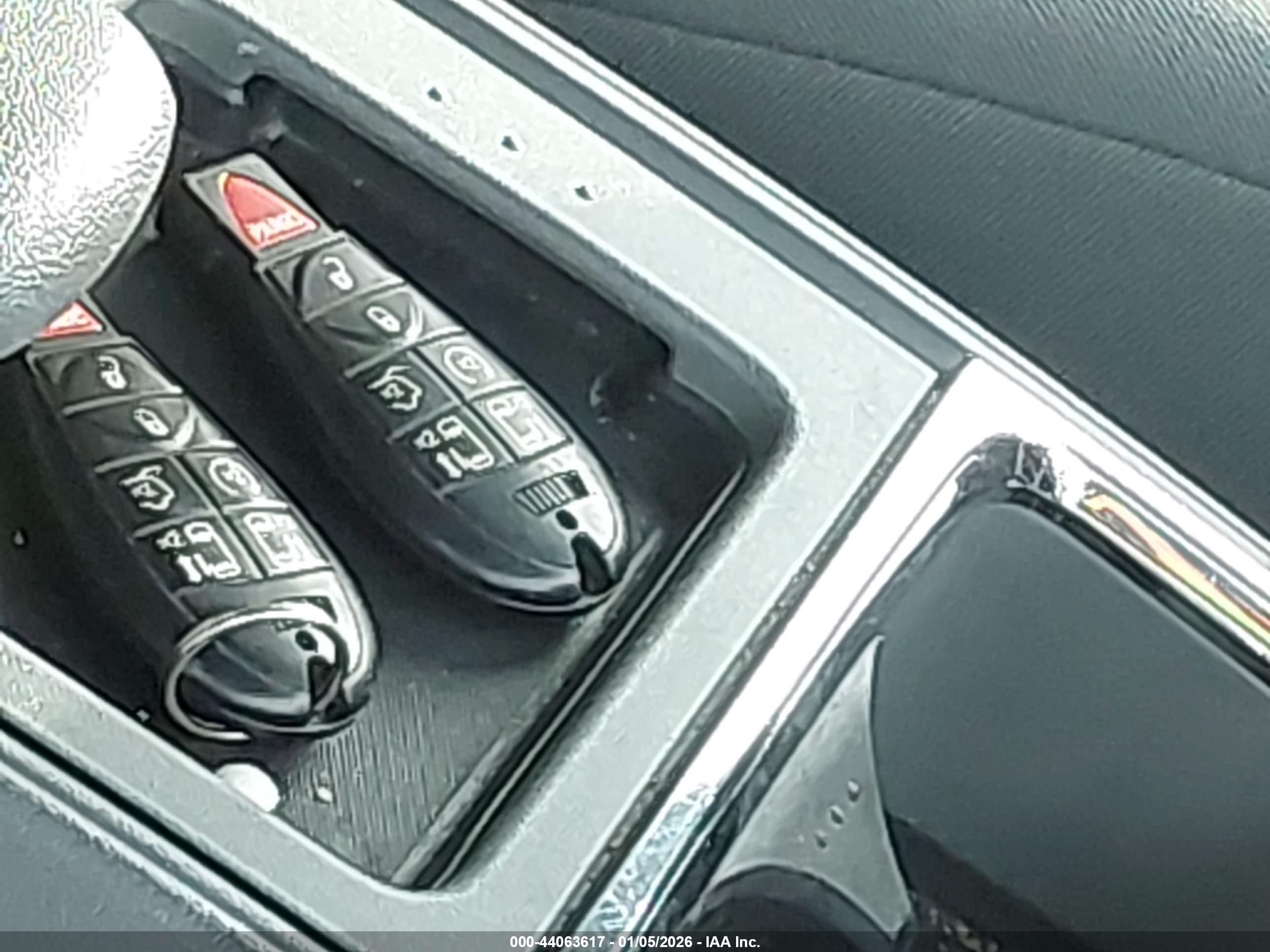 CHRYSLER TOWN image 11