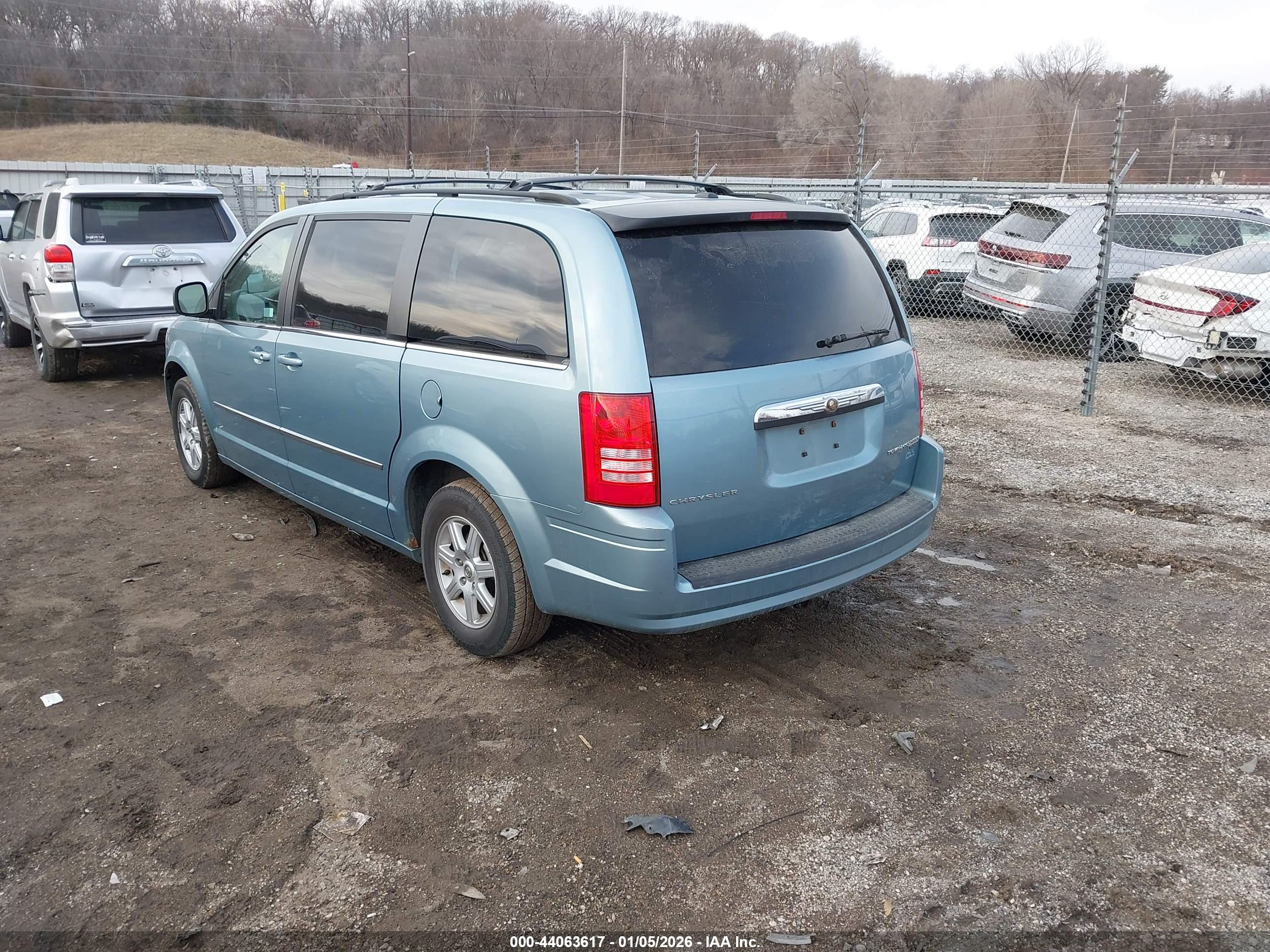 CHRYSLER TOWN image 3