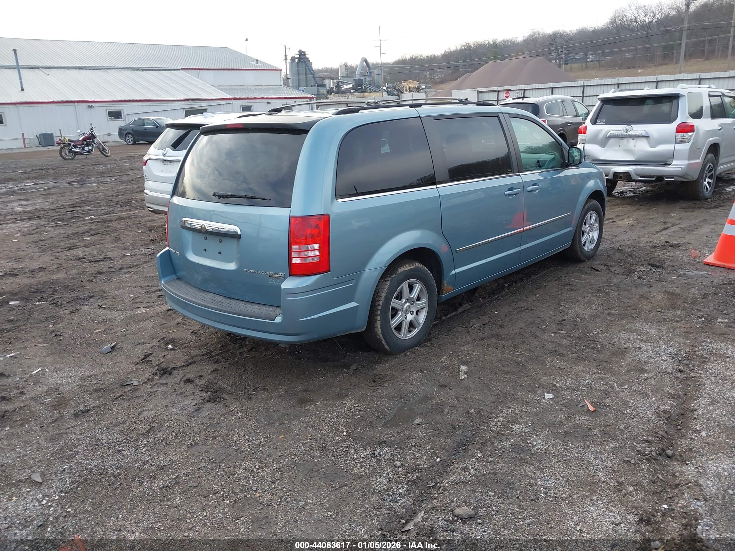 CHRYSLER TOWN image 4