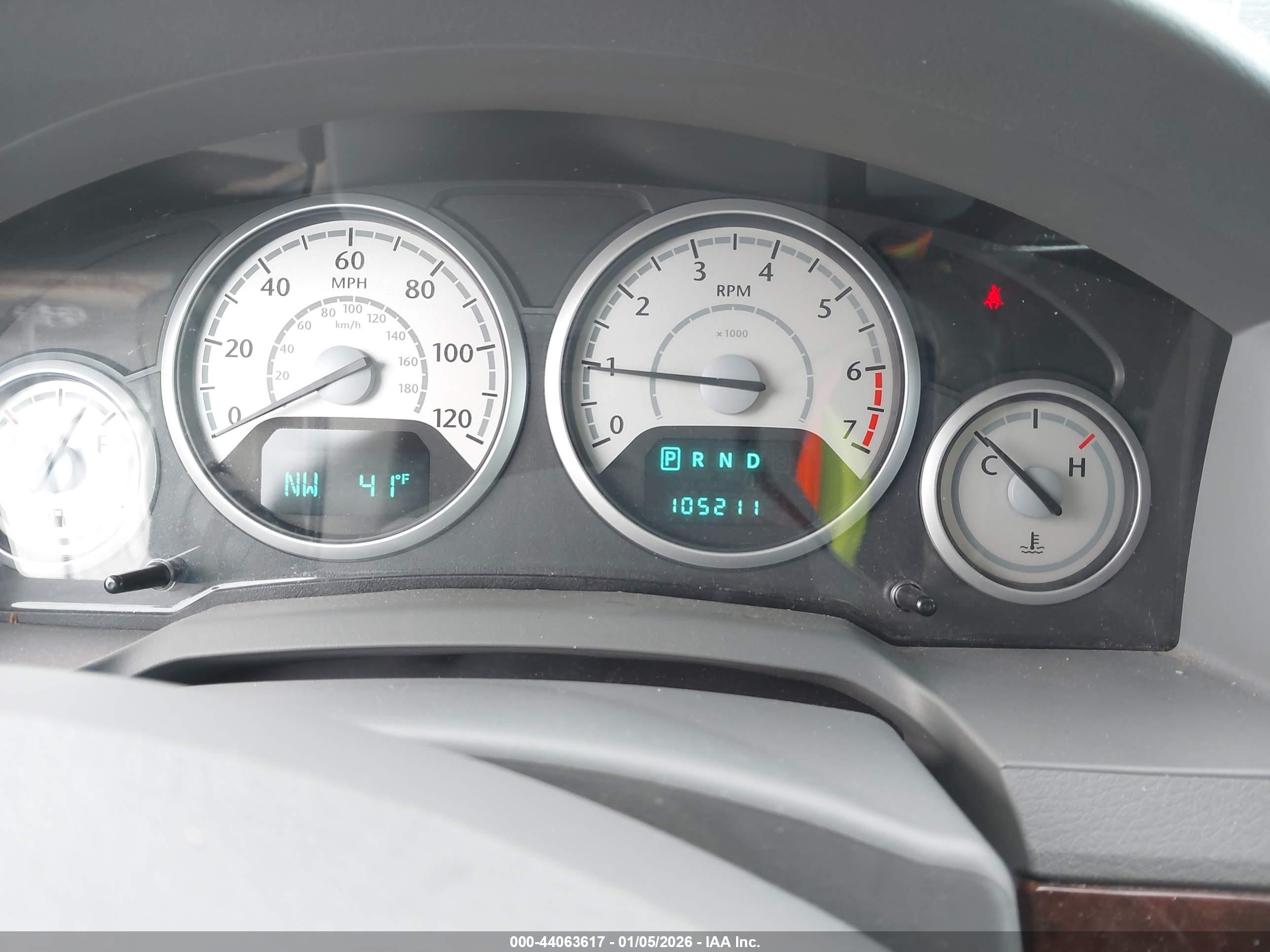 CHRYSLER TOWN image 7