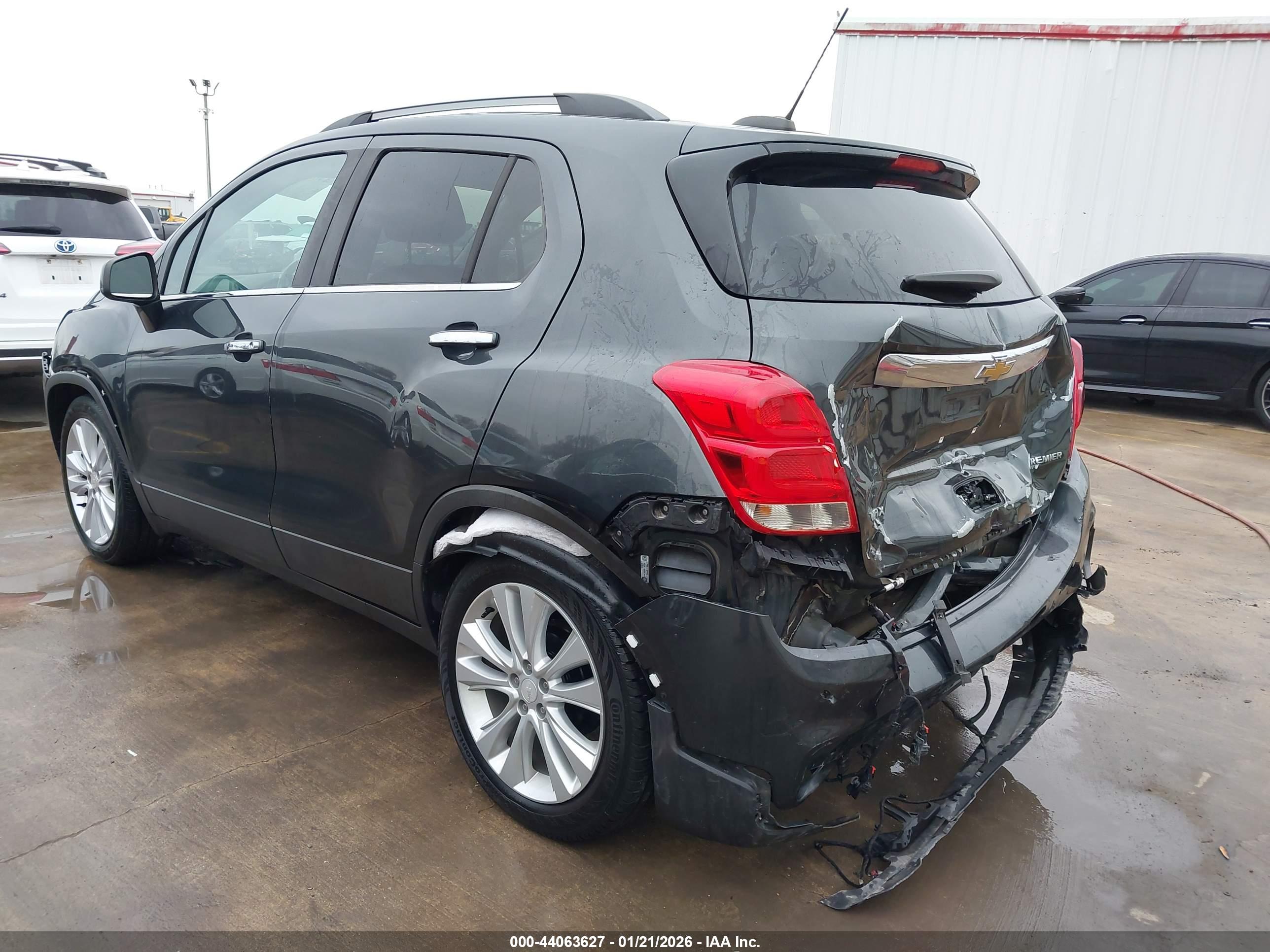 CHEVROLET TRAX image 3
