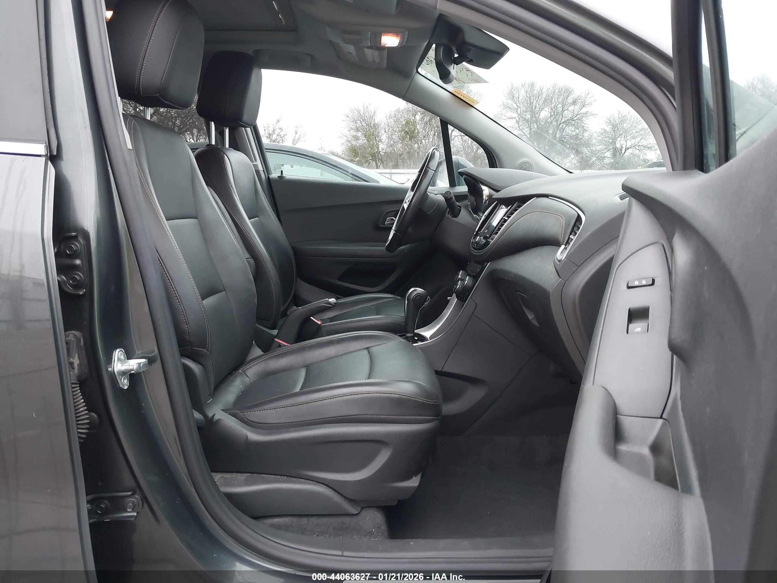 CHEVROLET TRAX image 5