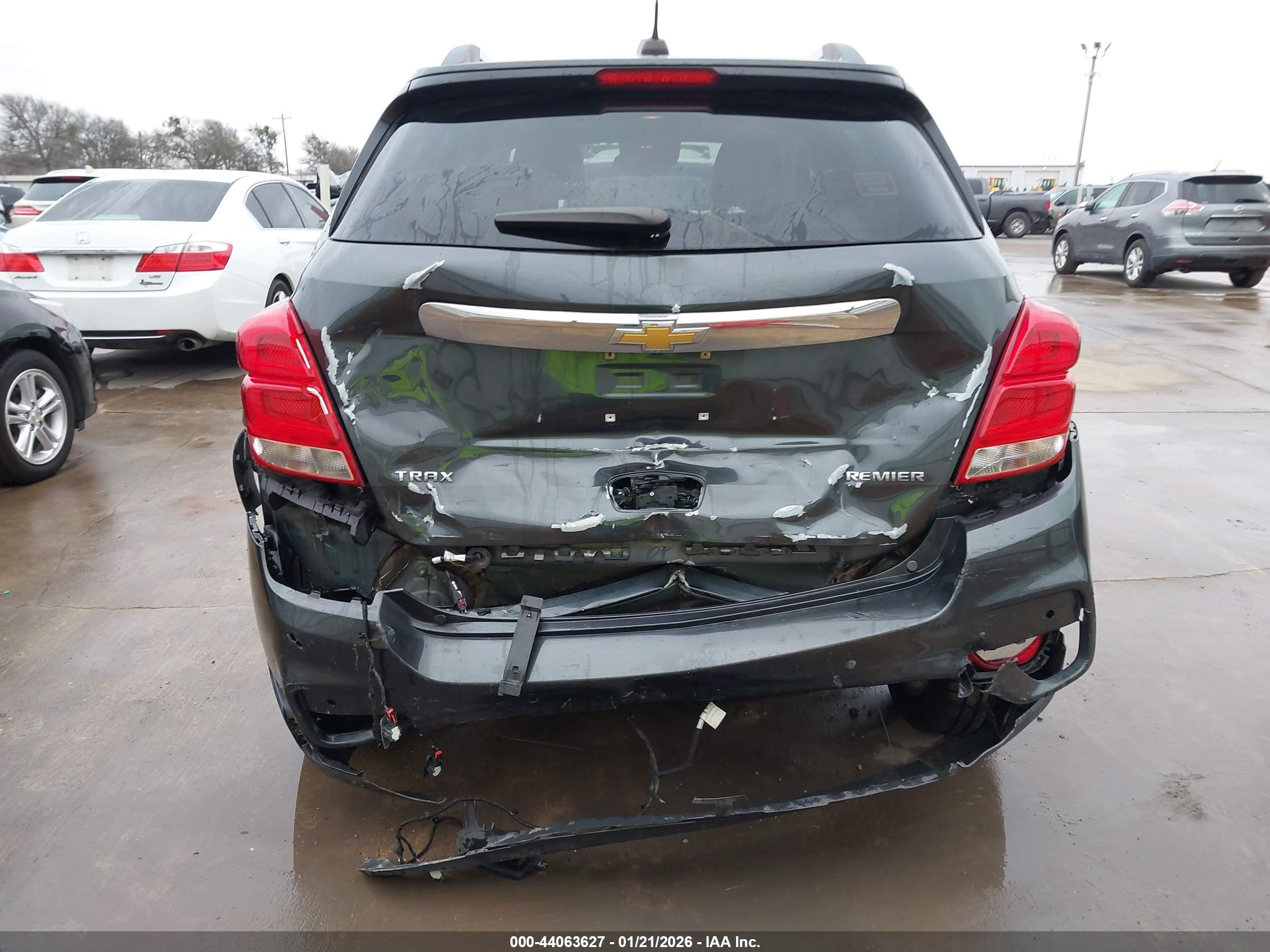 CHEVROLET TRAX image 6