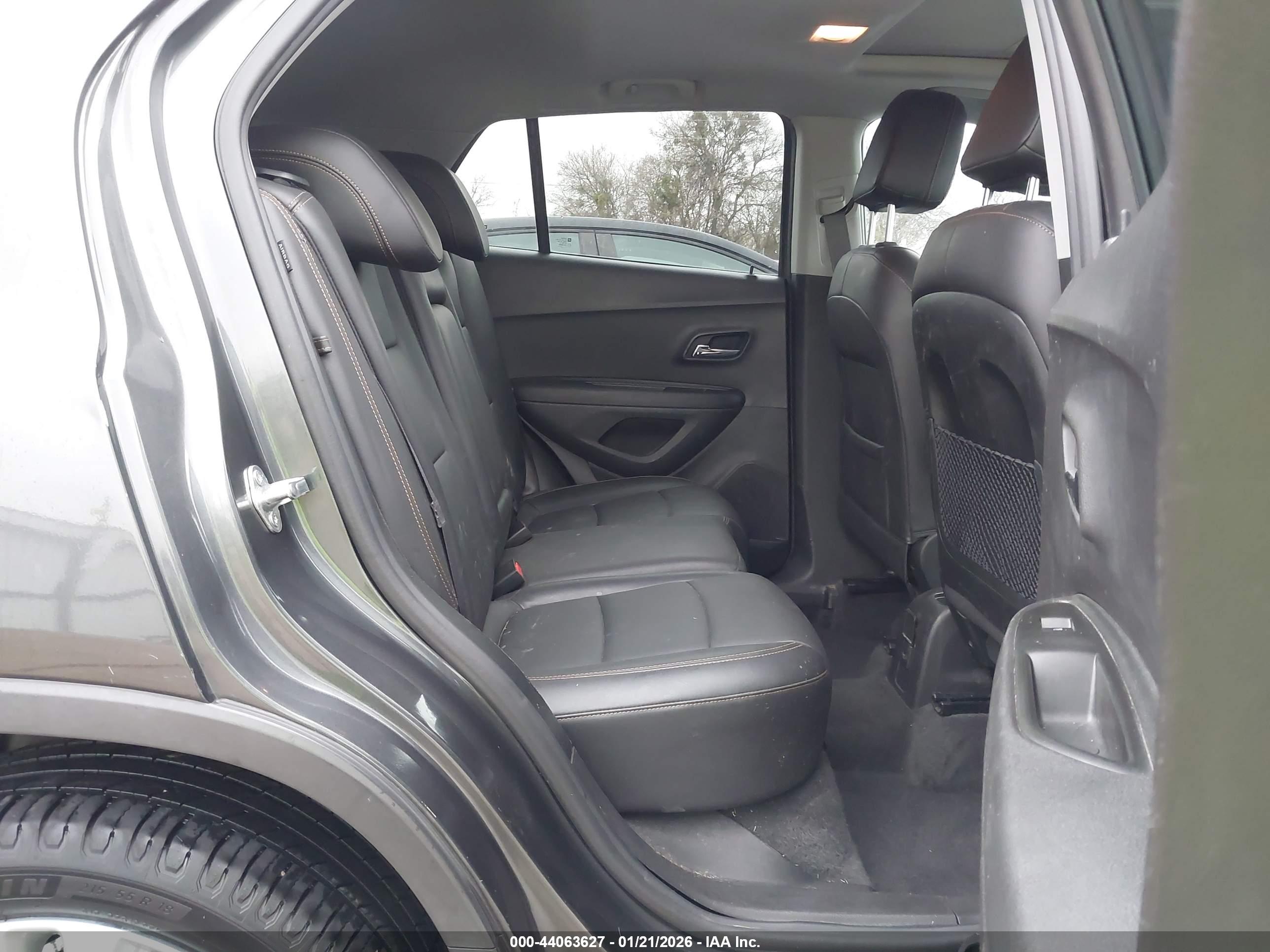 CHEVROLET TRAX image 8