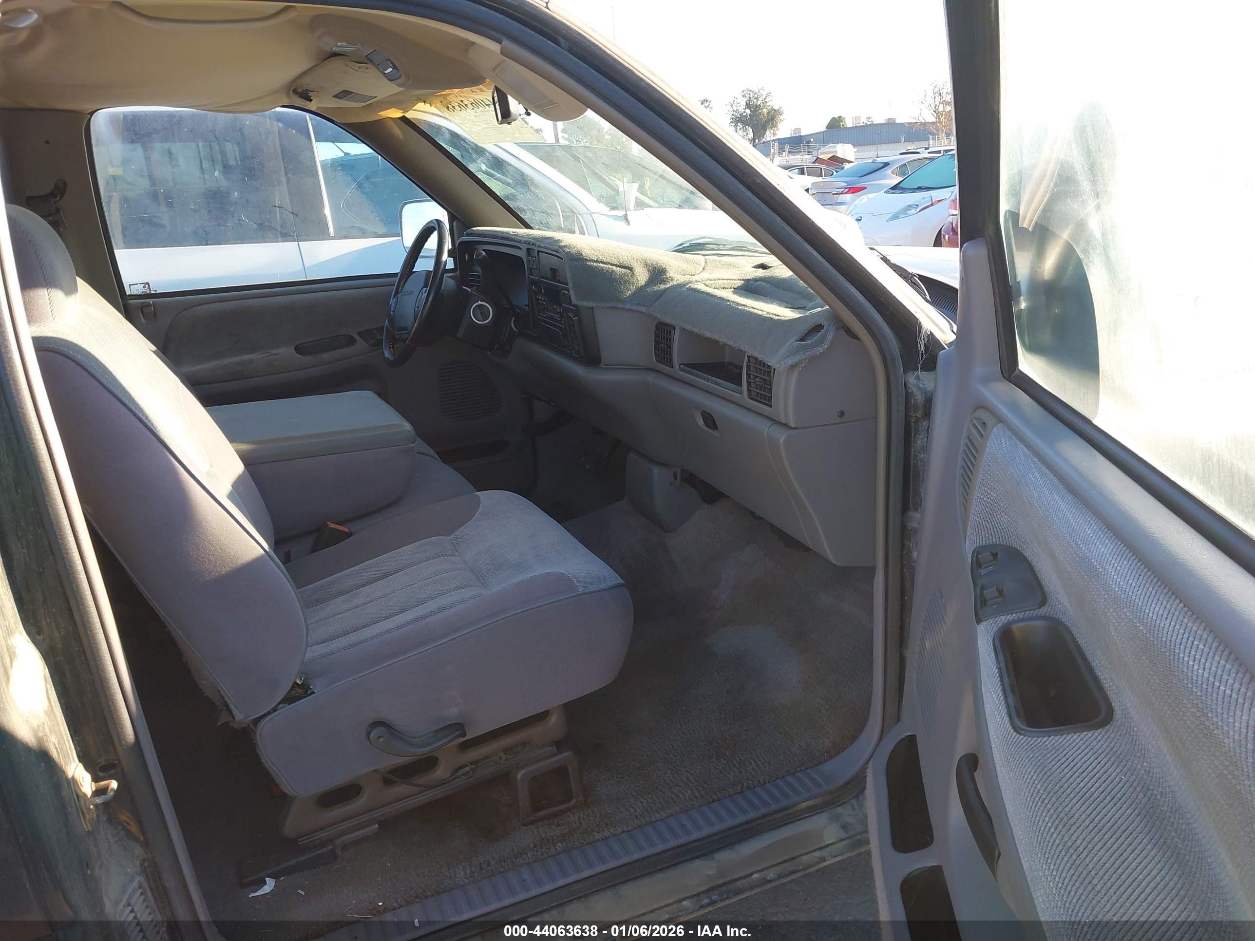 DODGE RAM image 5