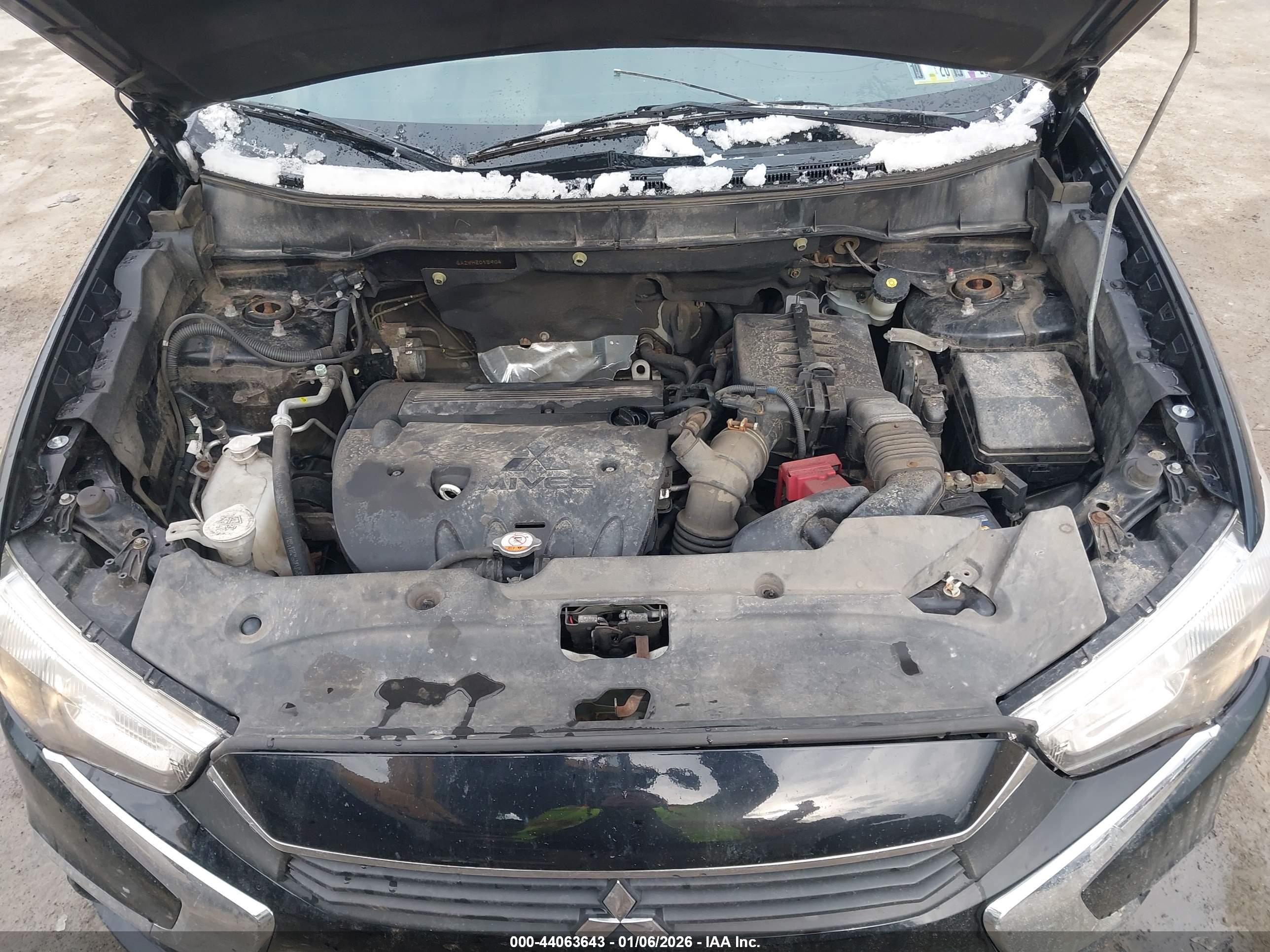 MITSUBISHI OUTLANDER image 10