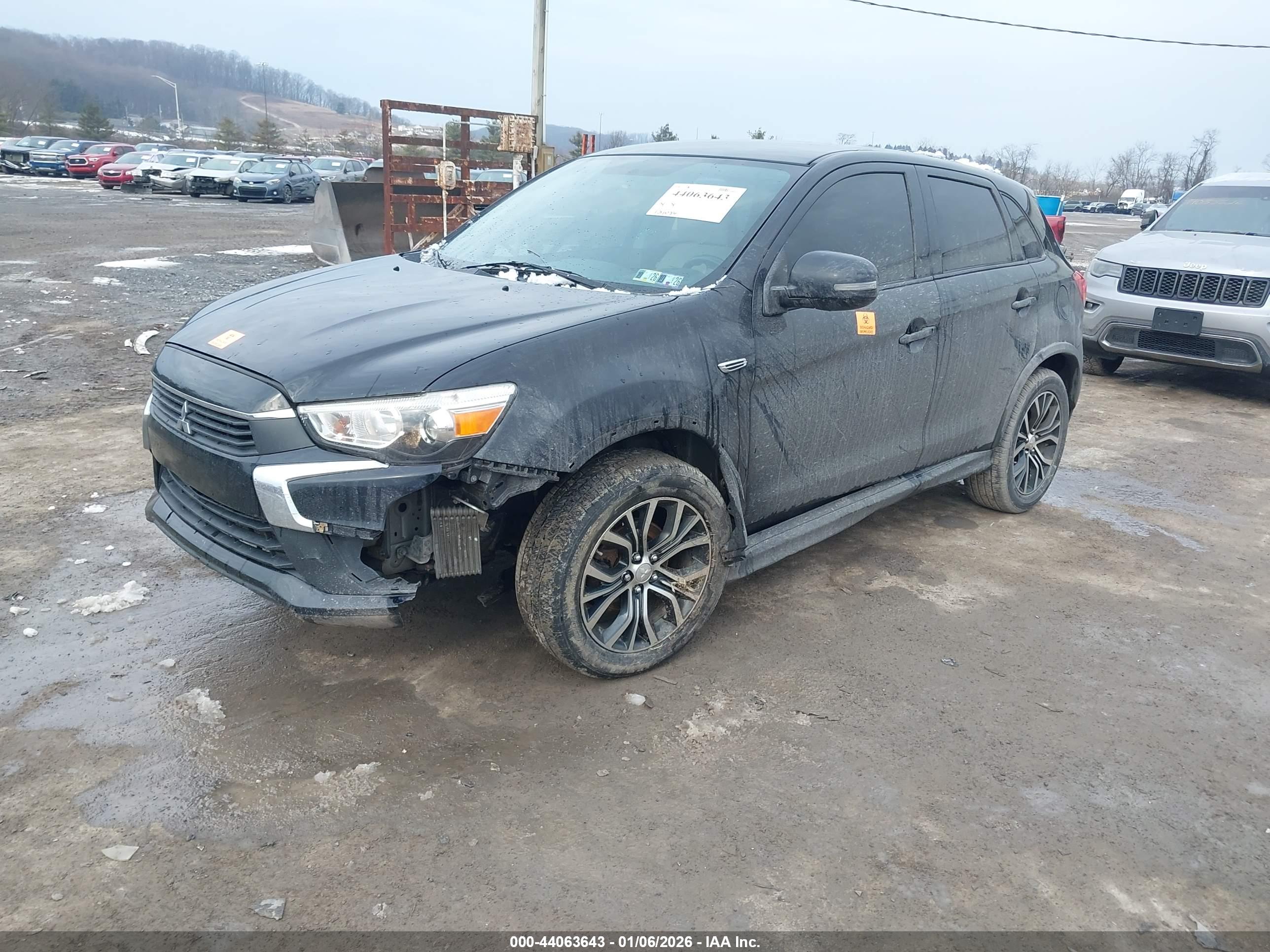 MITSUBISHI OUTLANDER image 2