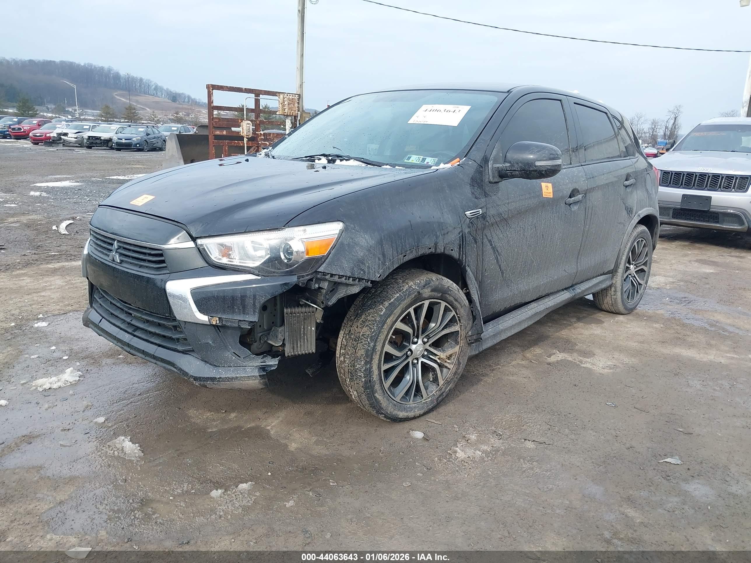 MITSUBISHI OUTLANDER image 6