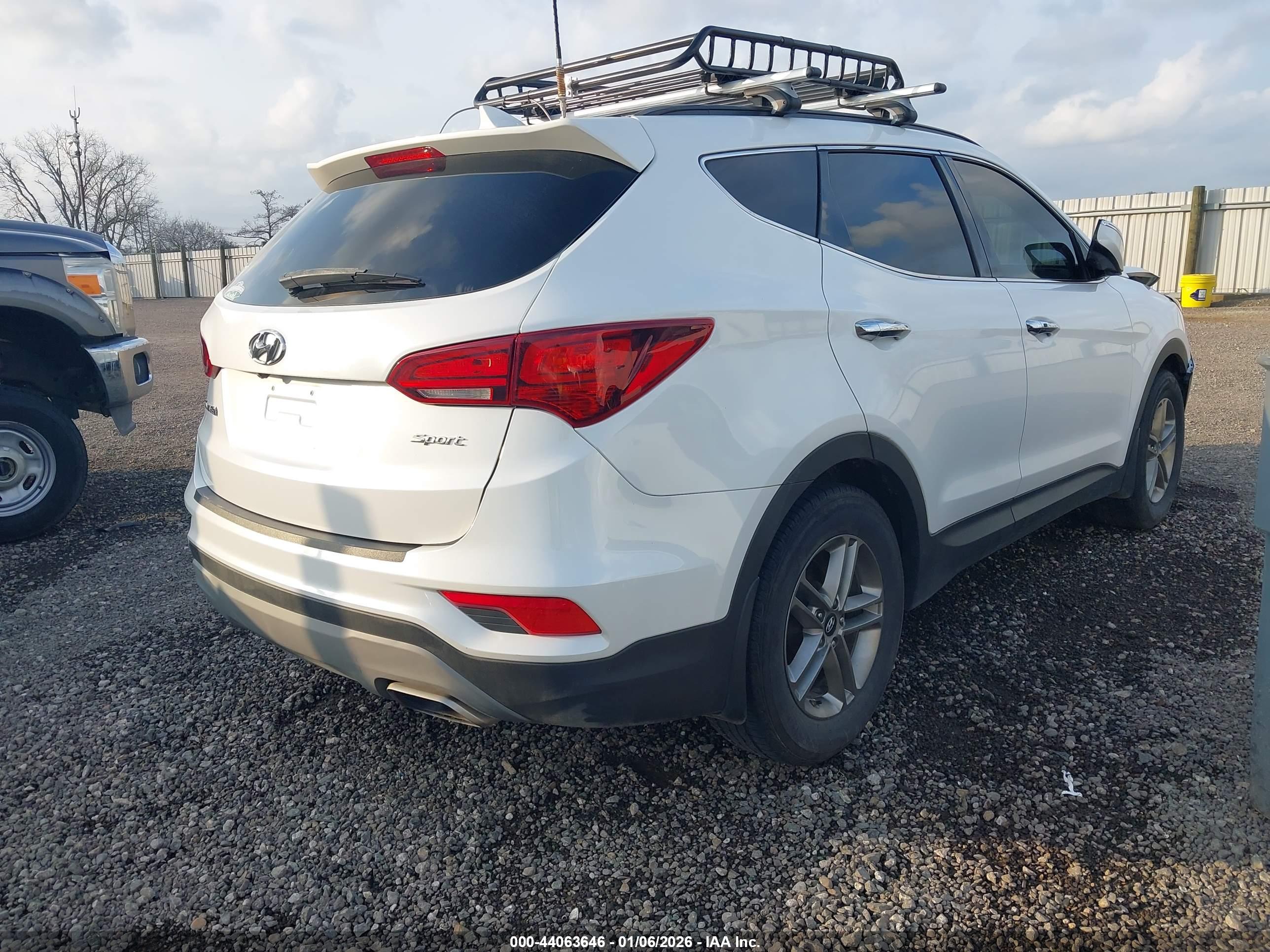 HYUNDAI SANTA image 4