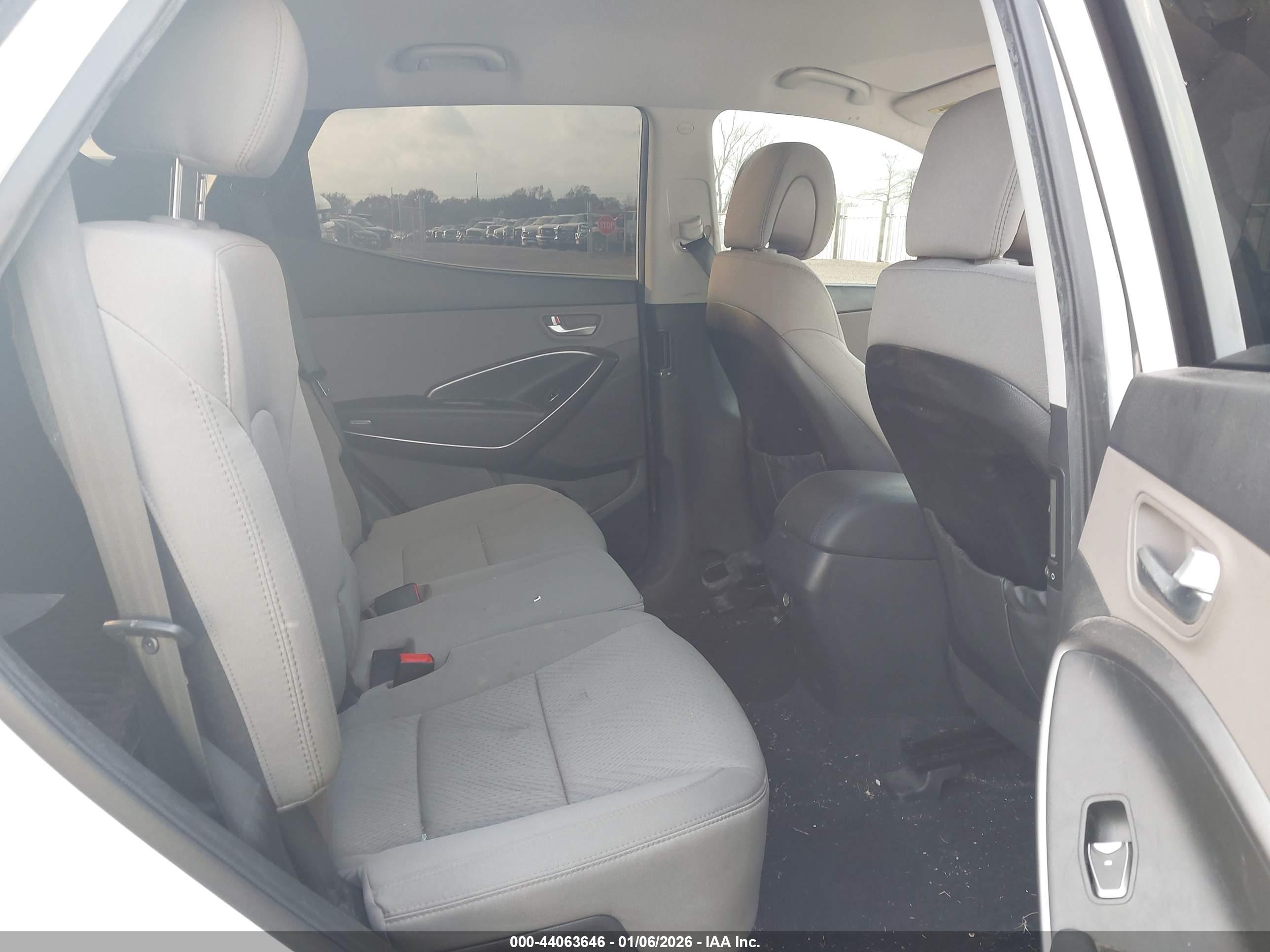 HYUNDAI SANTA image 8