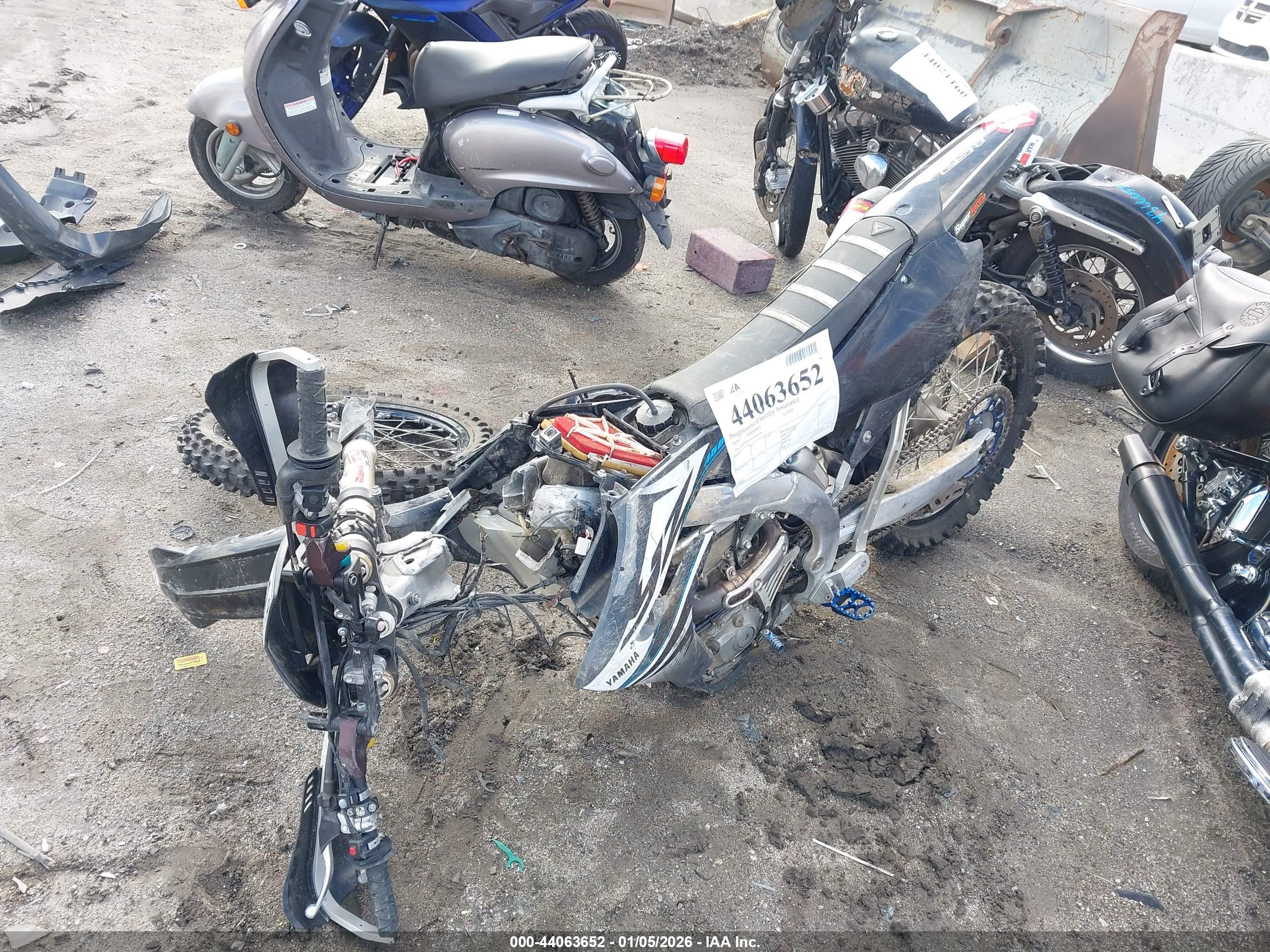 YAMAHA YZ450 image 2