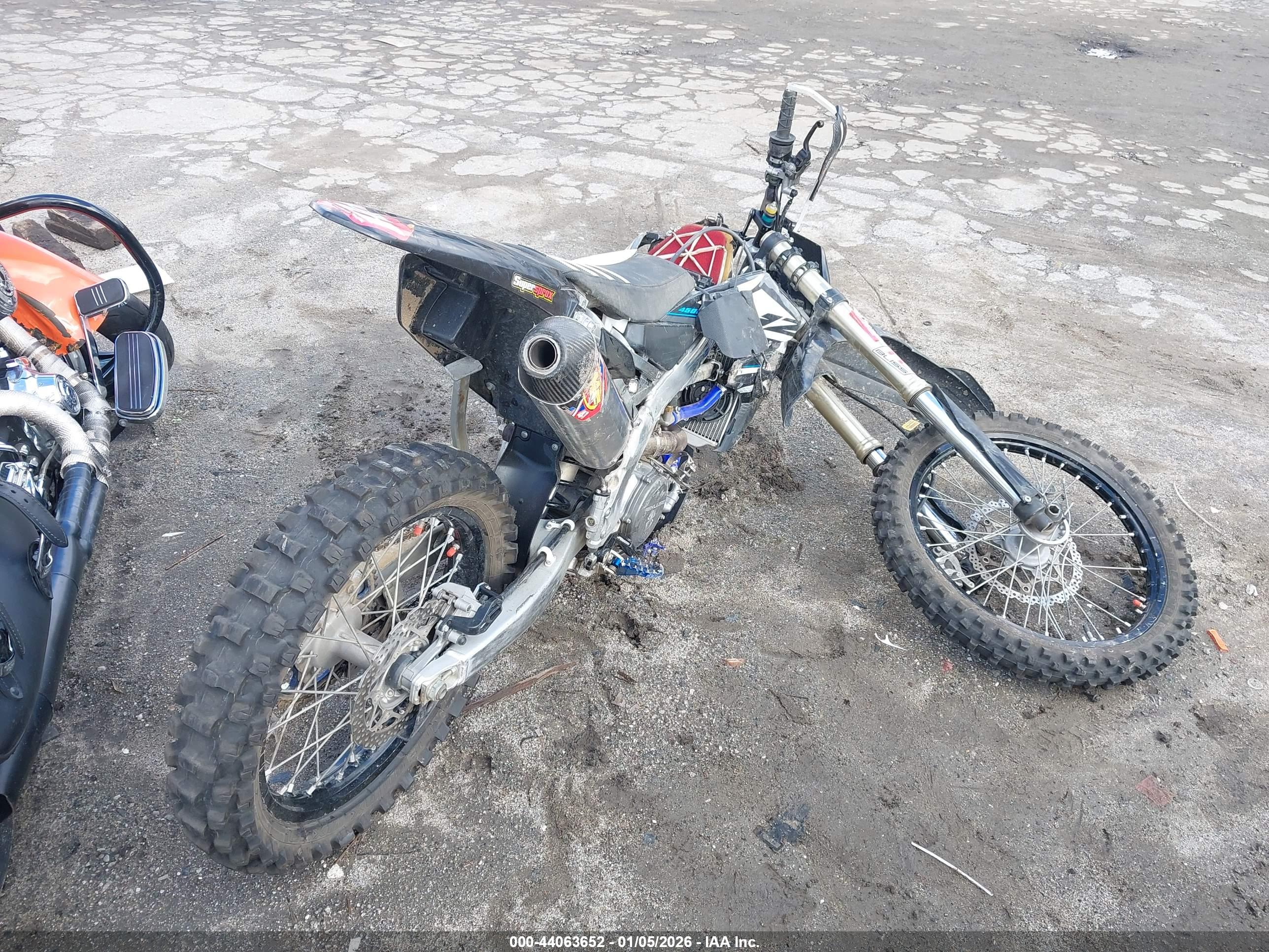 YAMAHA YZ450 image 4