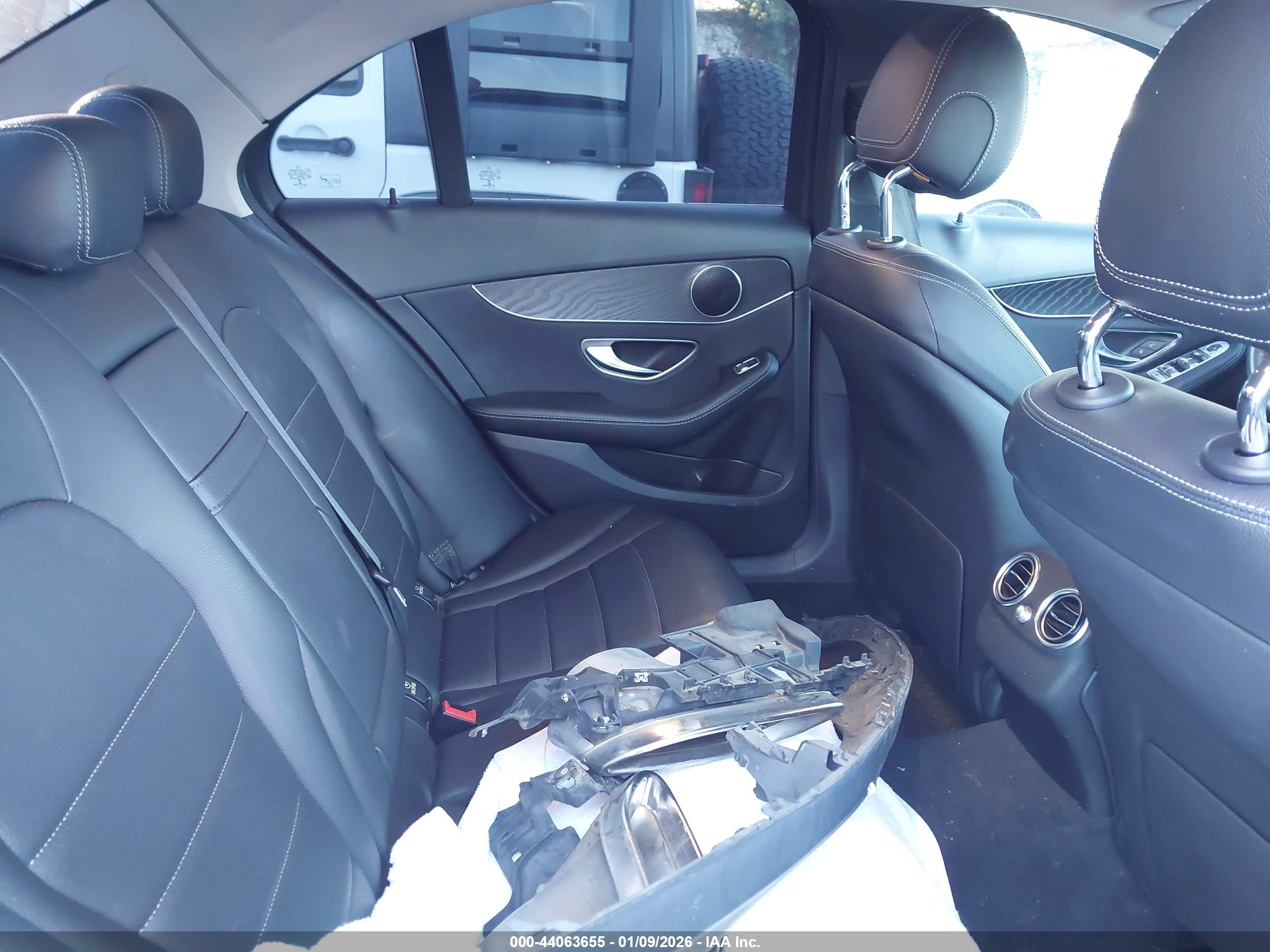 MERCEDES-BENZ C image 8