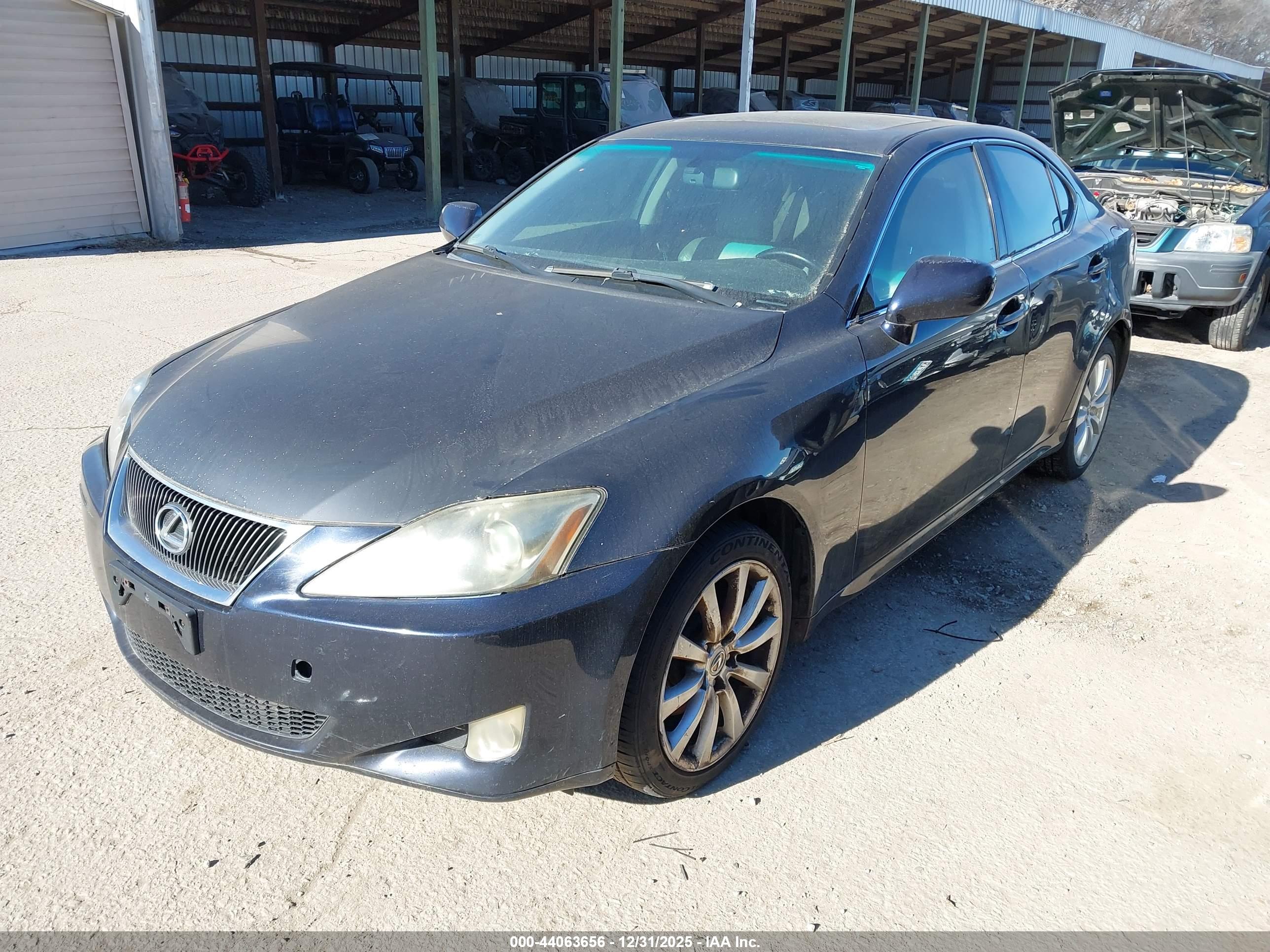 LEXUS IS image 2
