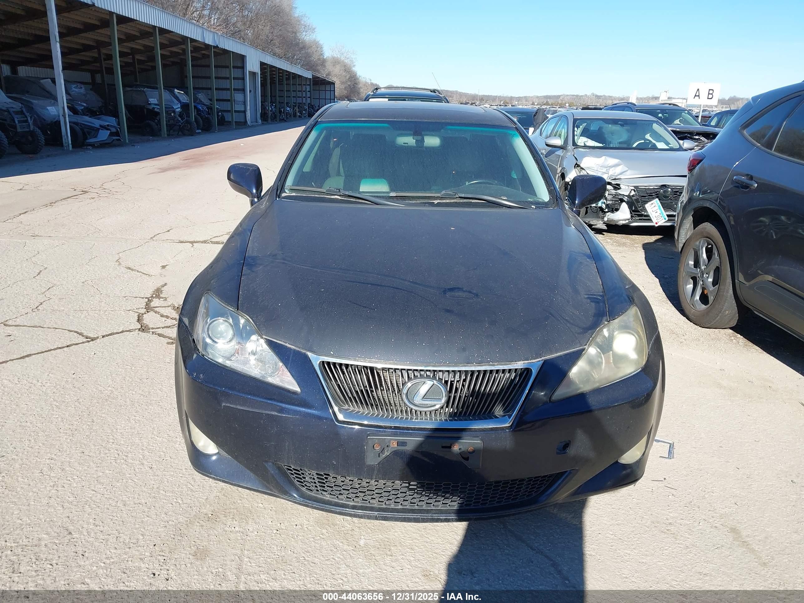 LEXUS IS image 6