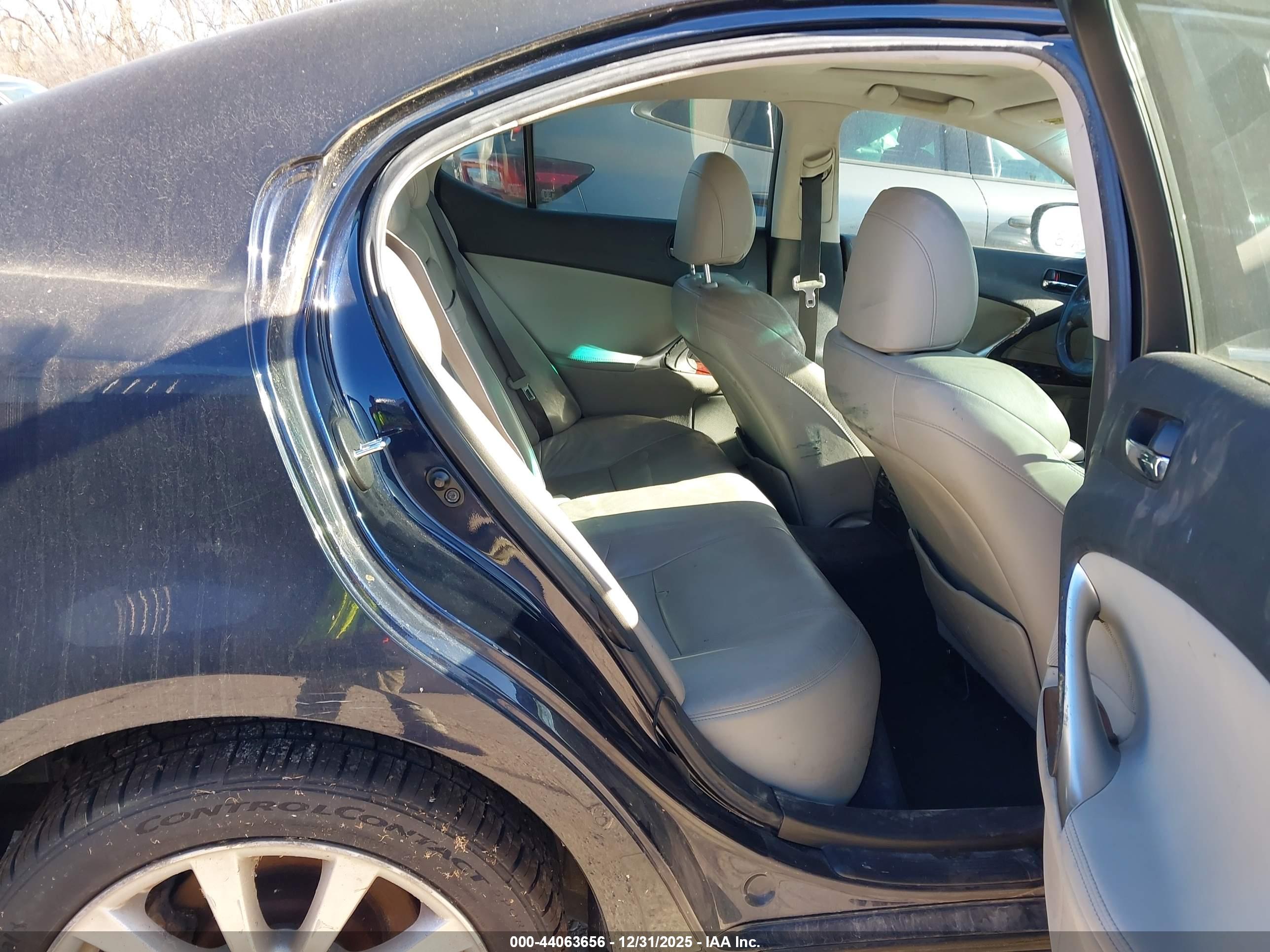 LEXUS IS image 8