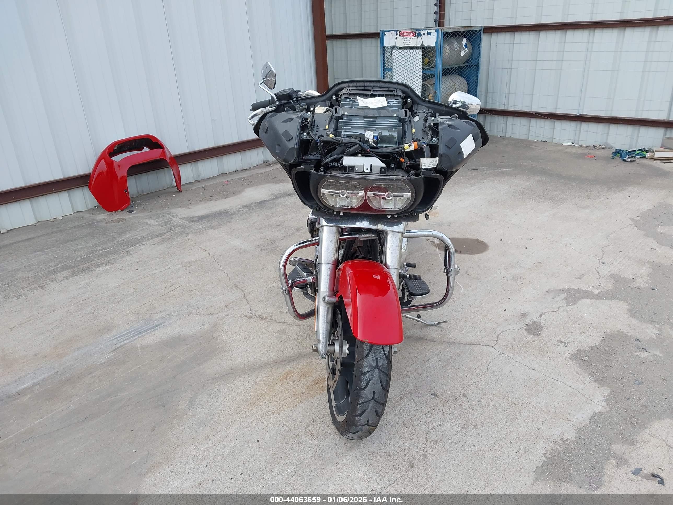 HARLEY-DAVIDSON FLTRX image 5