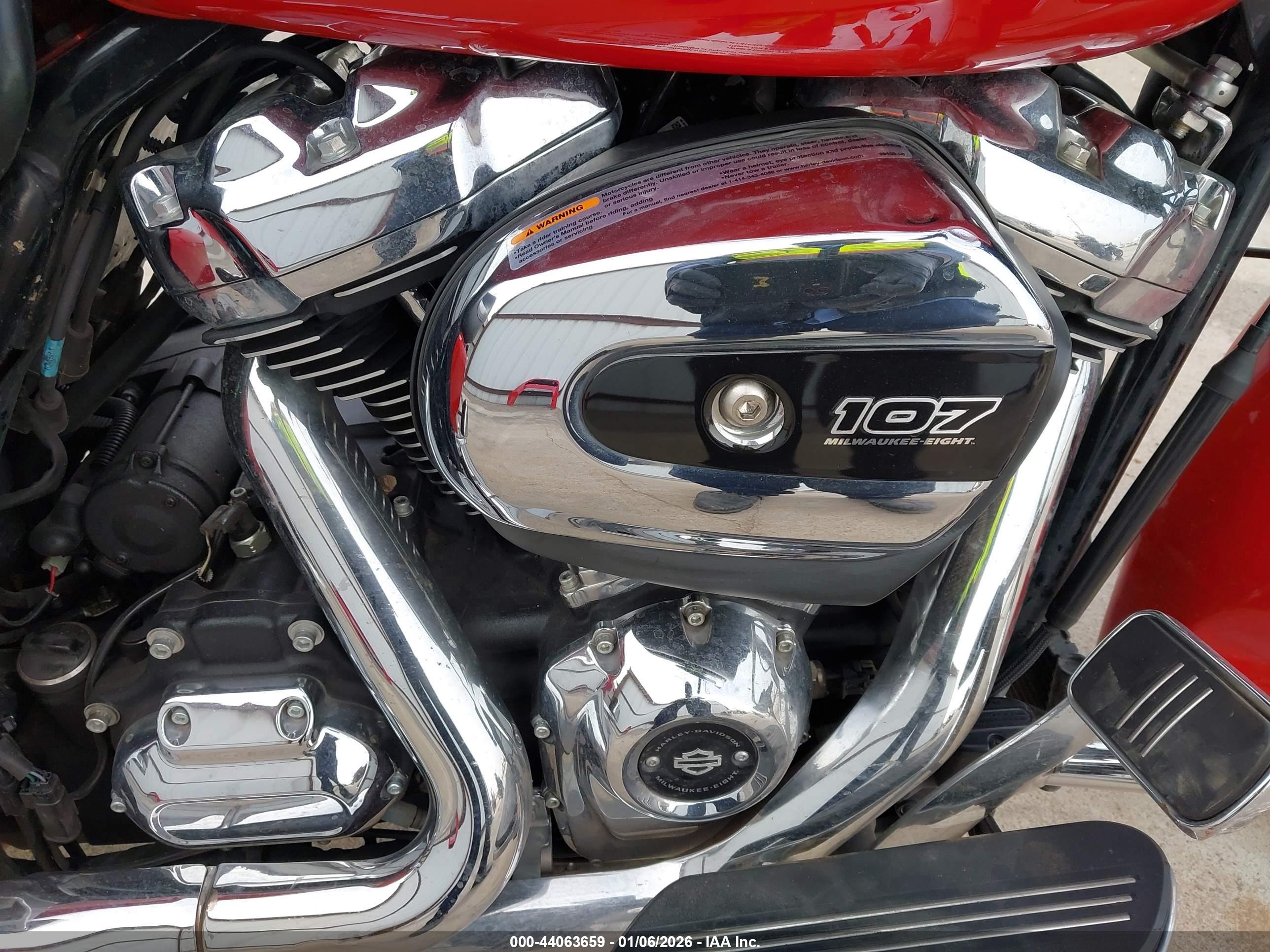 HARLEY-DAVIDSON FLTRX image 8