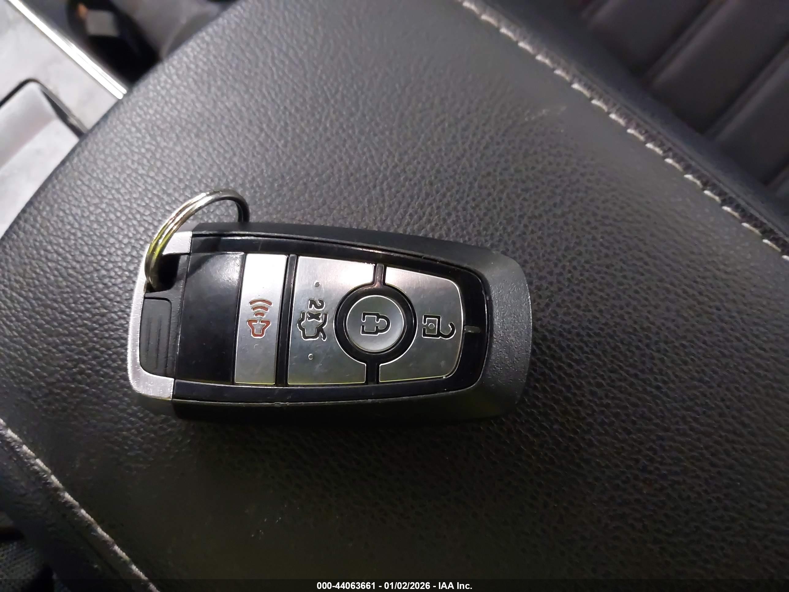FORD FUSION image 11