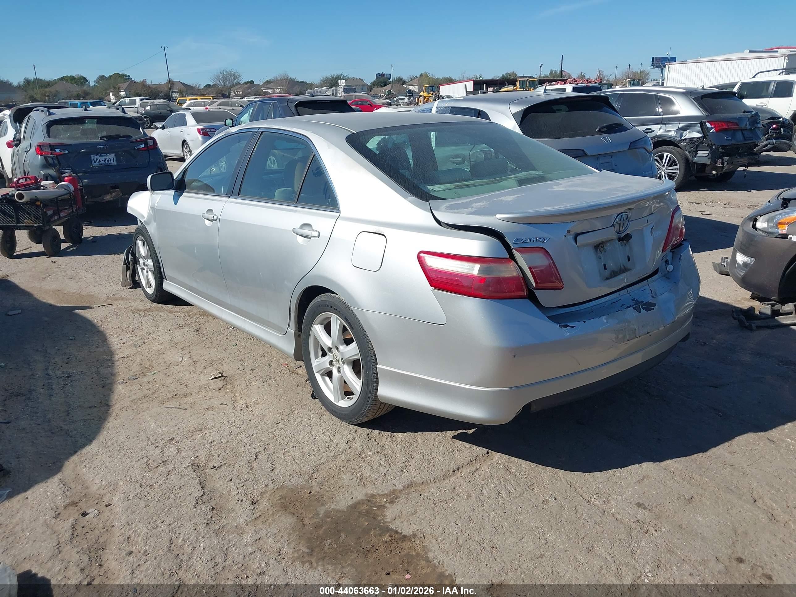 TOYOTA CAMRY image 3