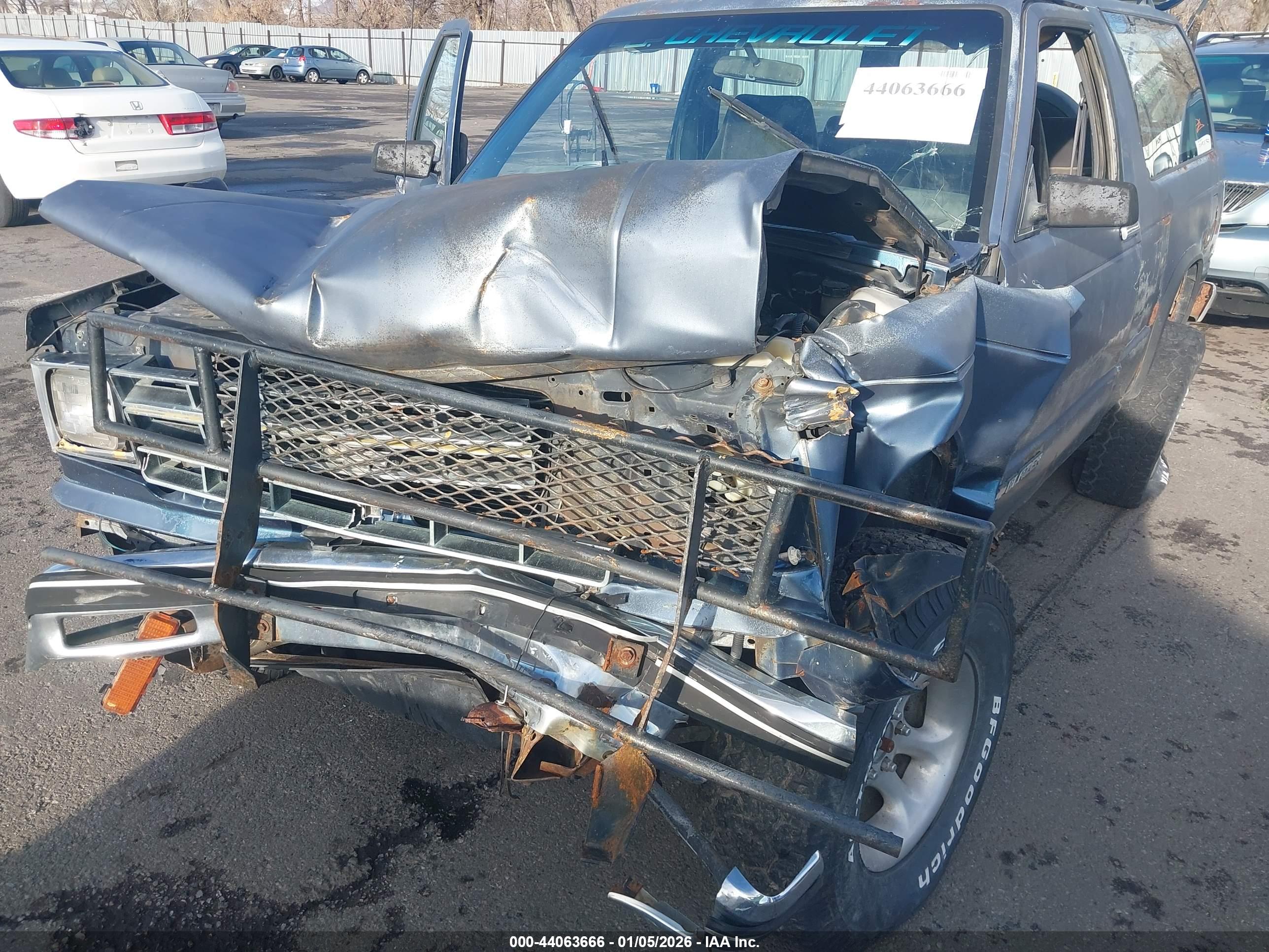 CHEVROLET BLAZER image 6