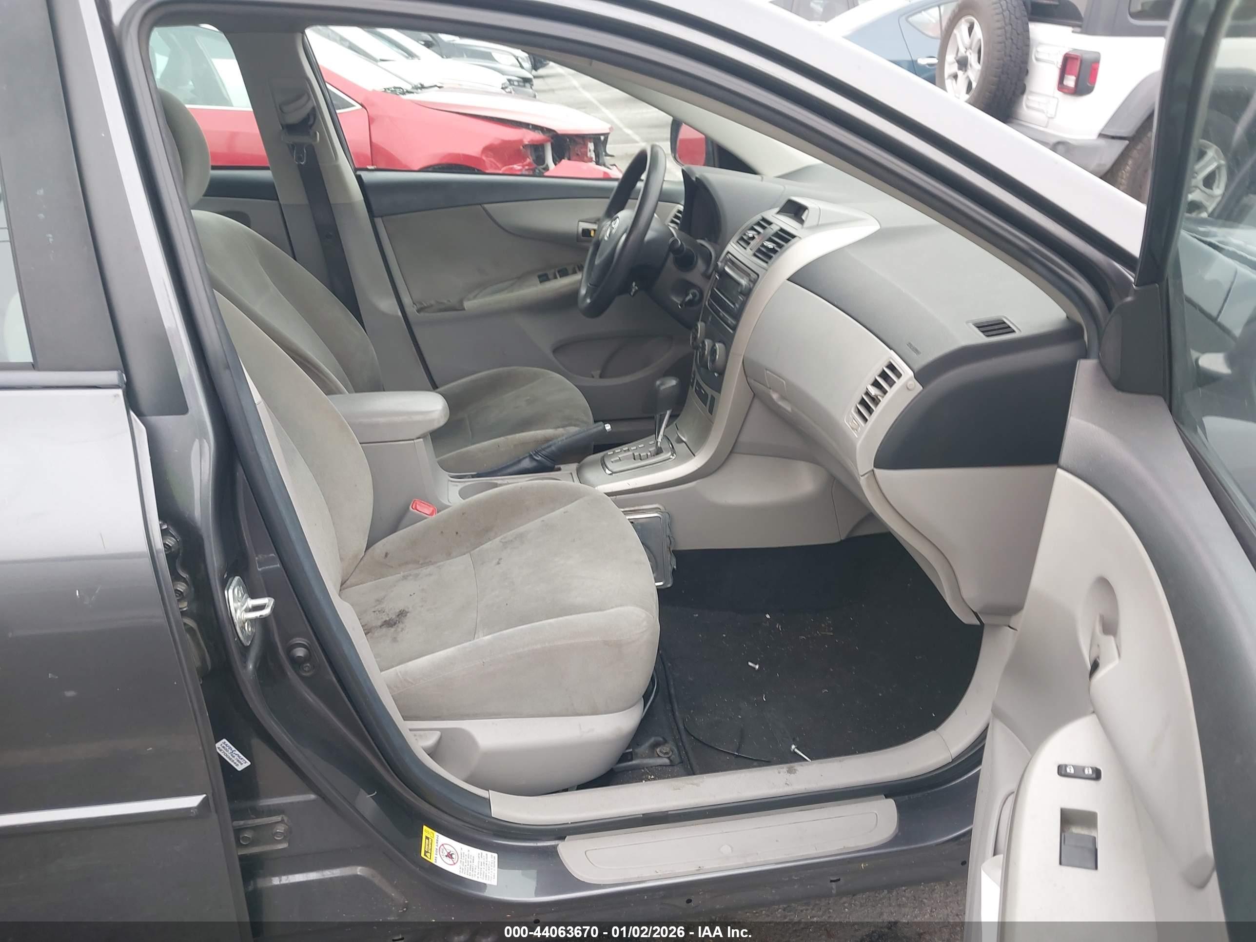TOYOTA COROLLA image 5