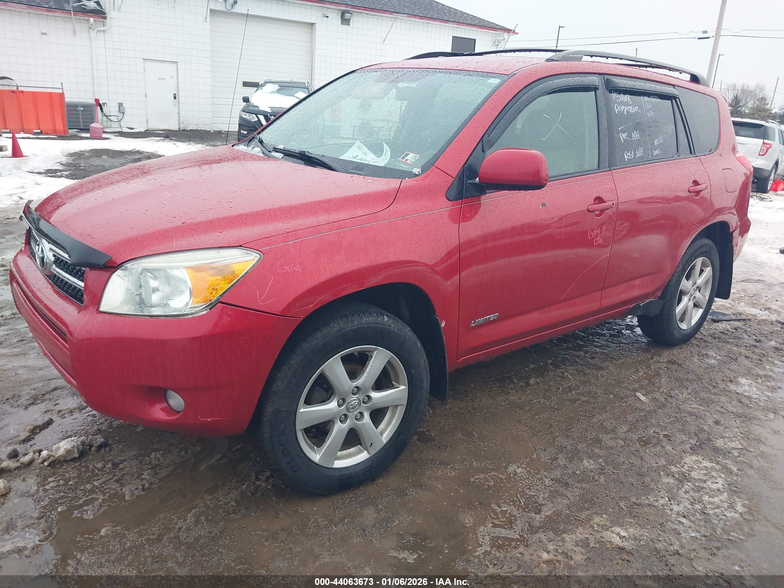 TOYOTA RAV4 image 2