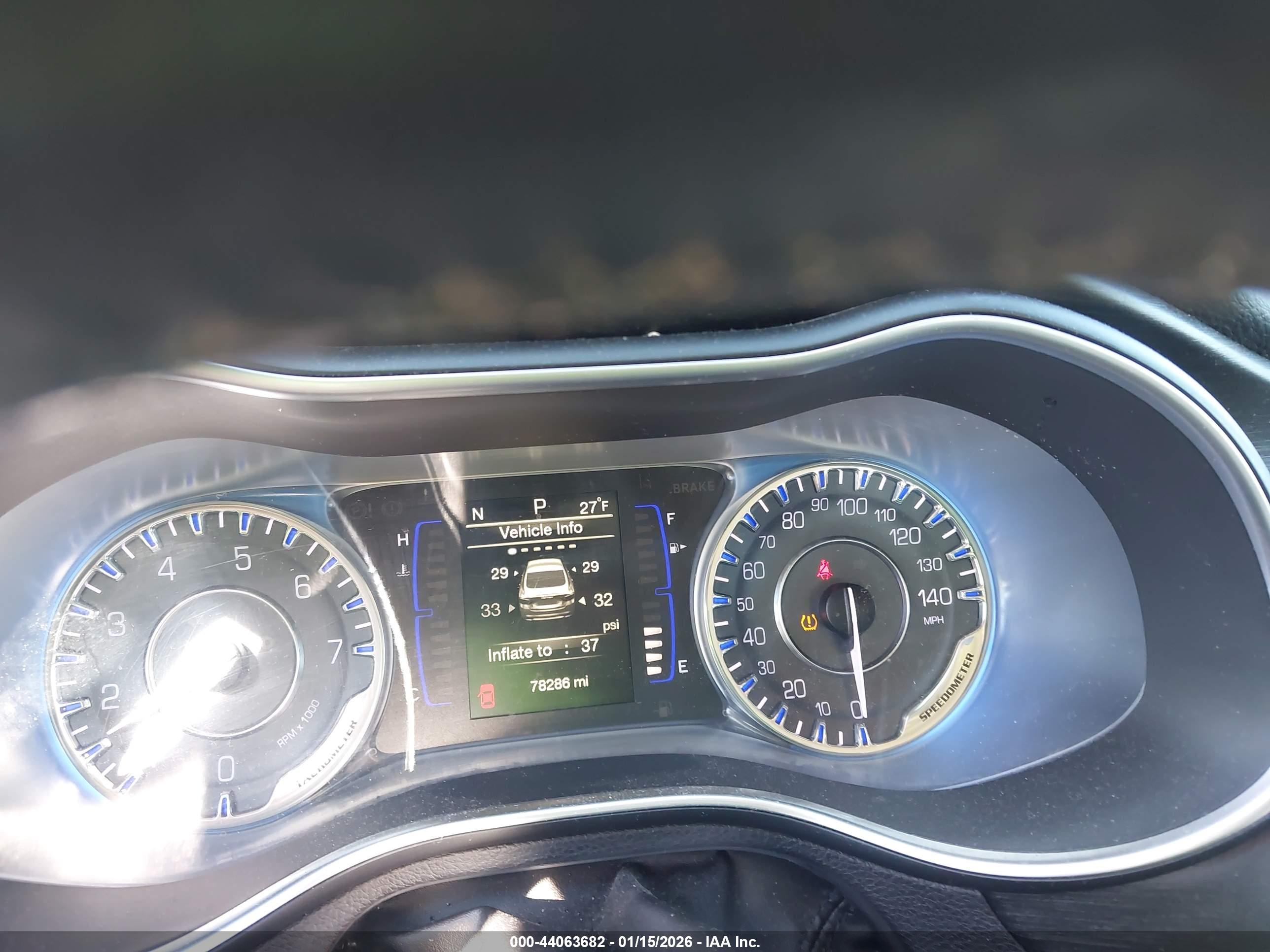 CHRYSLER 200 image 7