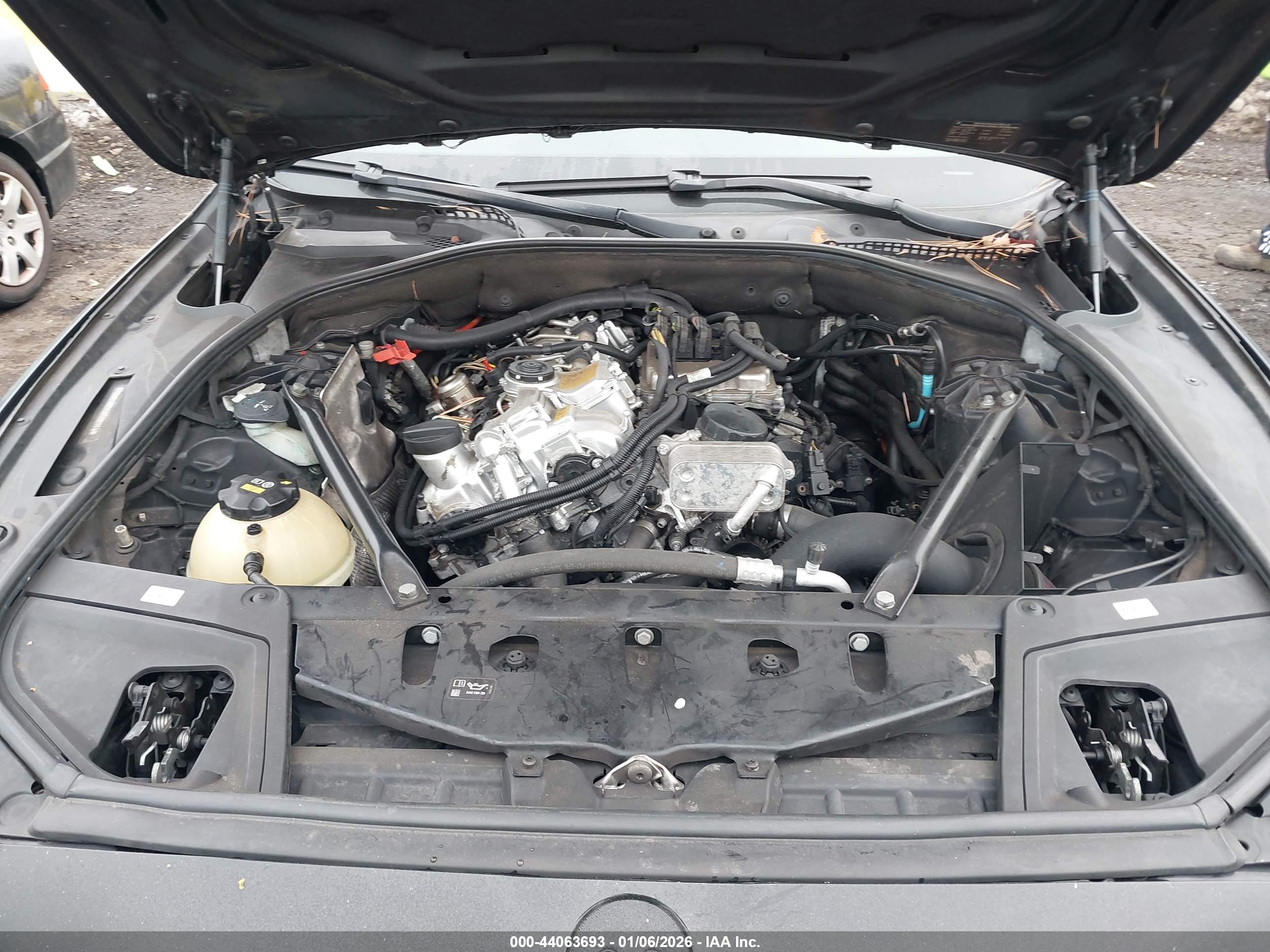 BMW 528I image 10