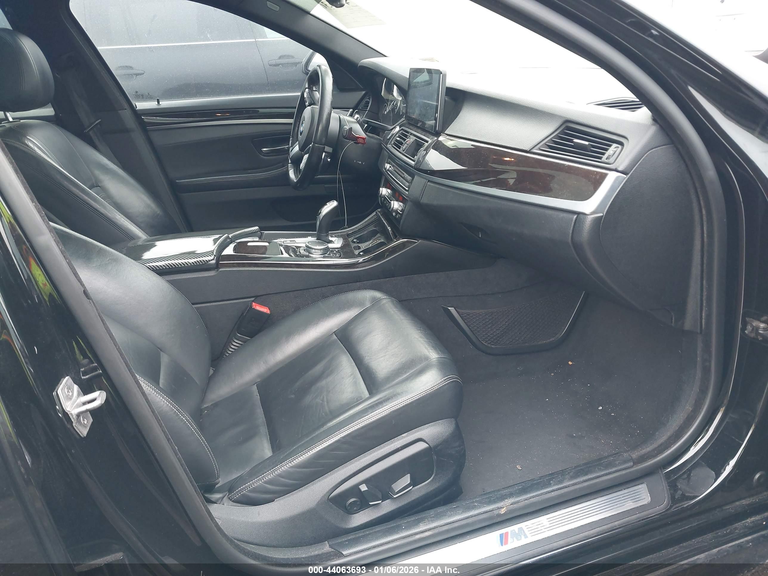 BMW 528I image 5
