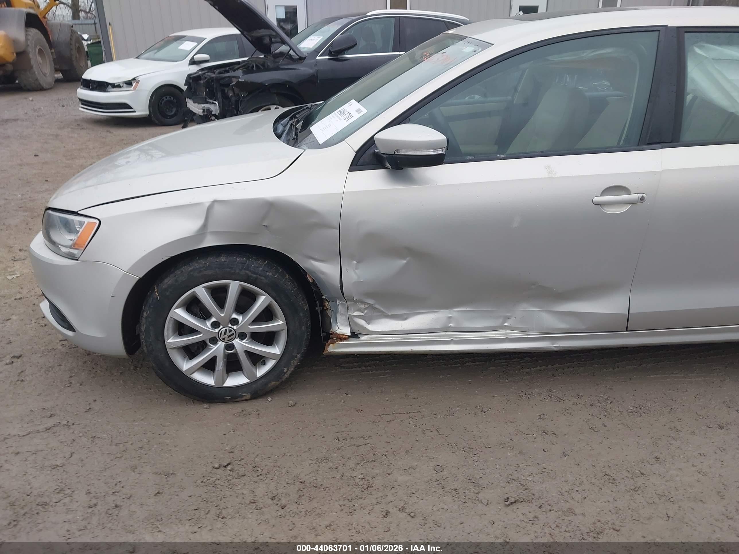 VOLKSWAGEN JETTA image 6