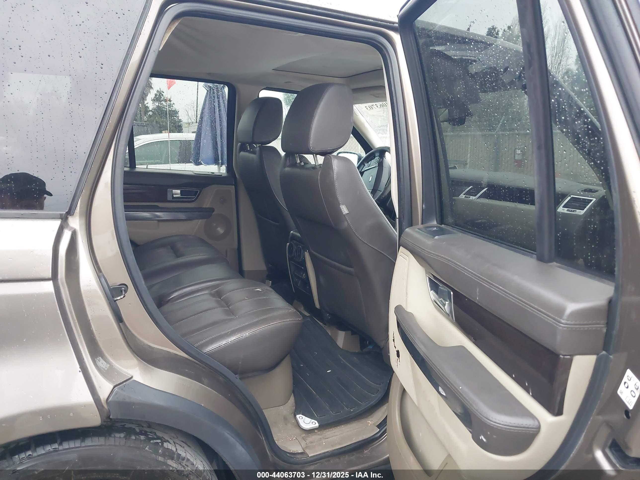 LAND ROVER image 8