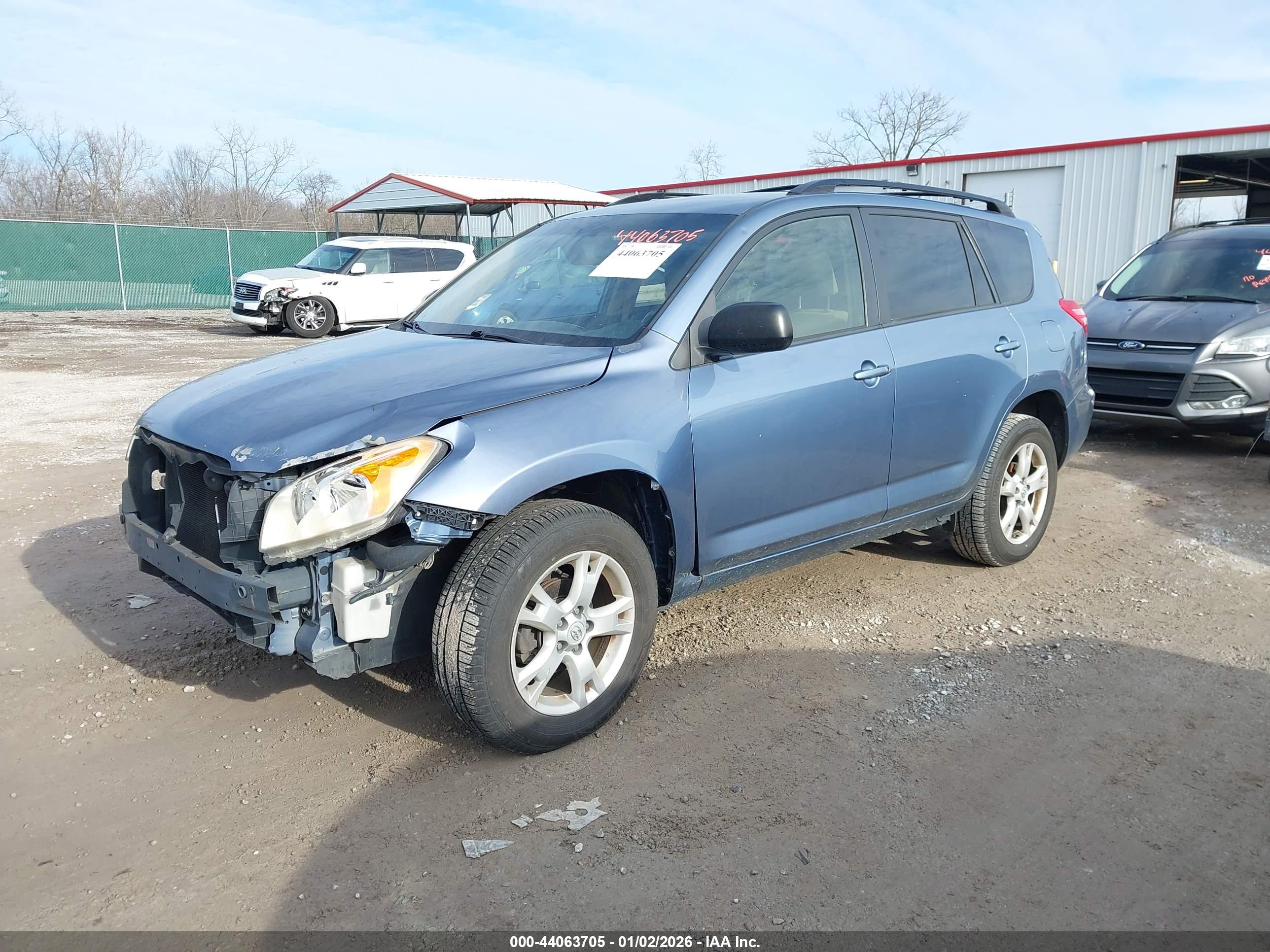 TOYOTA RAV4 image 2