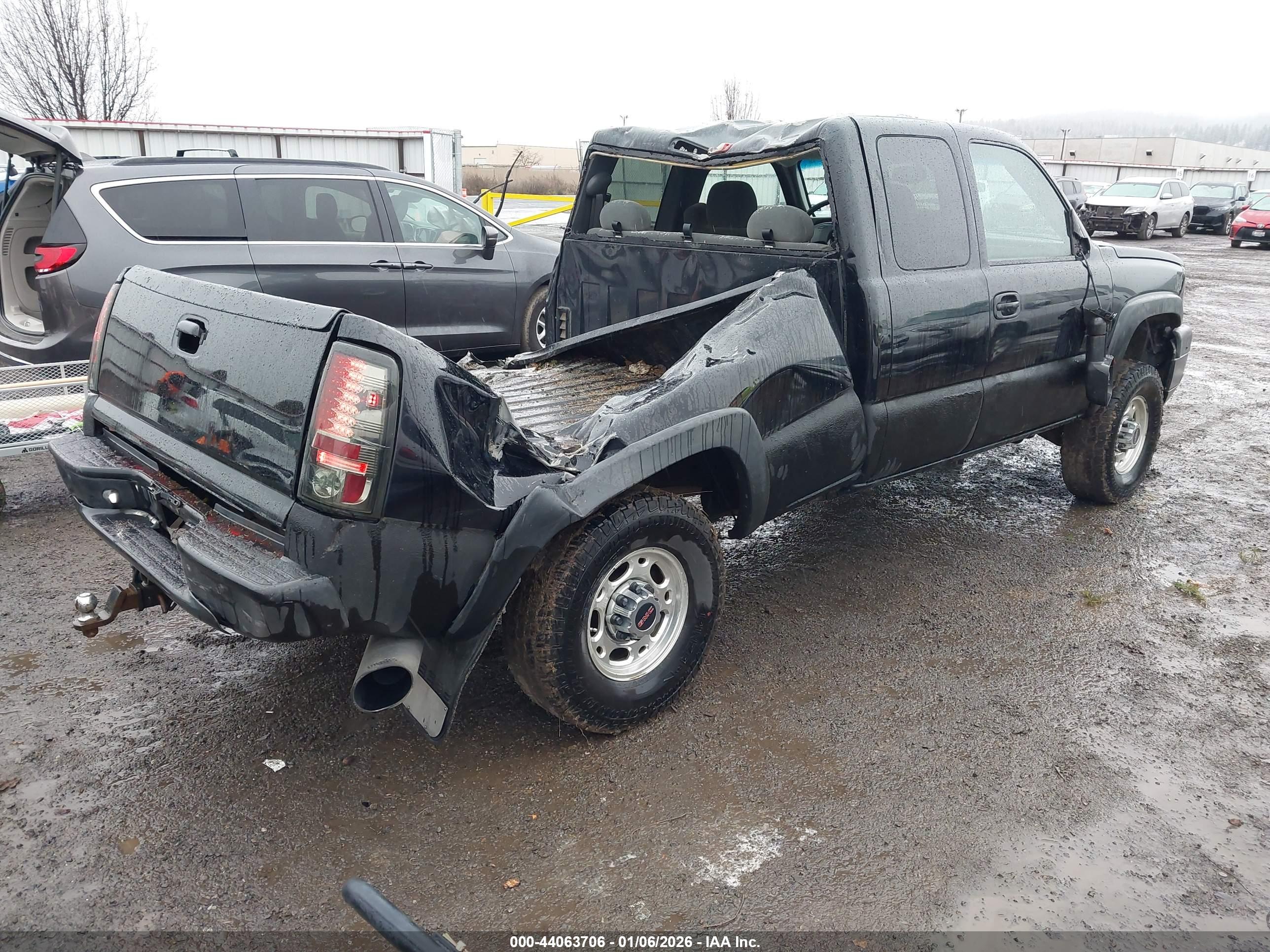 CHEVROLET SILVERADO image 4