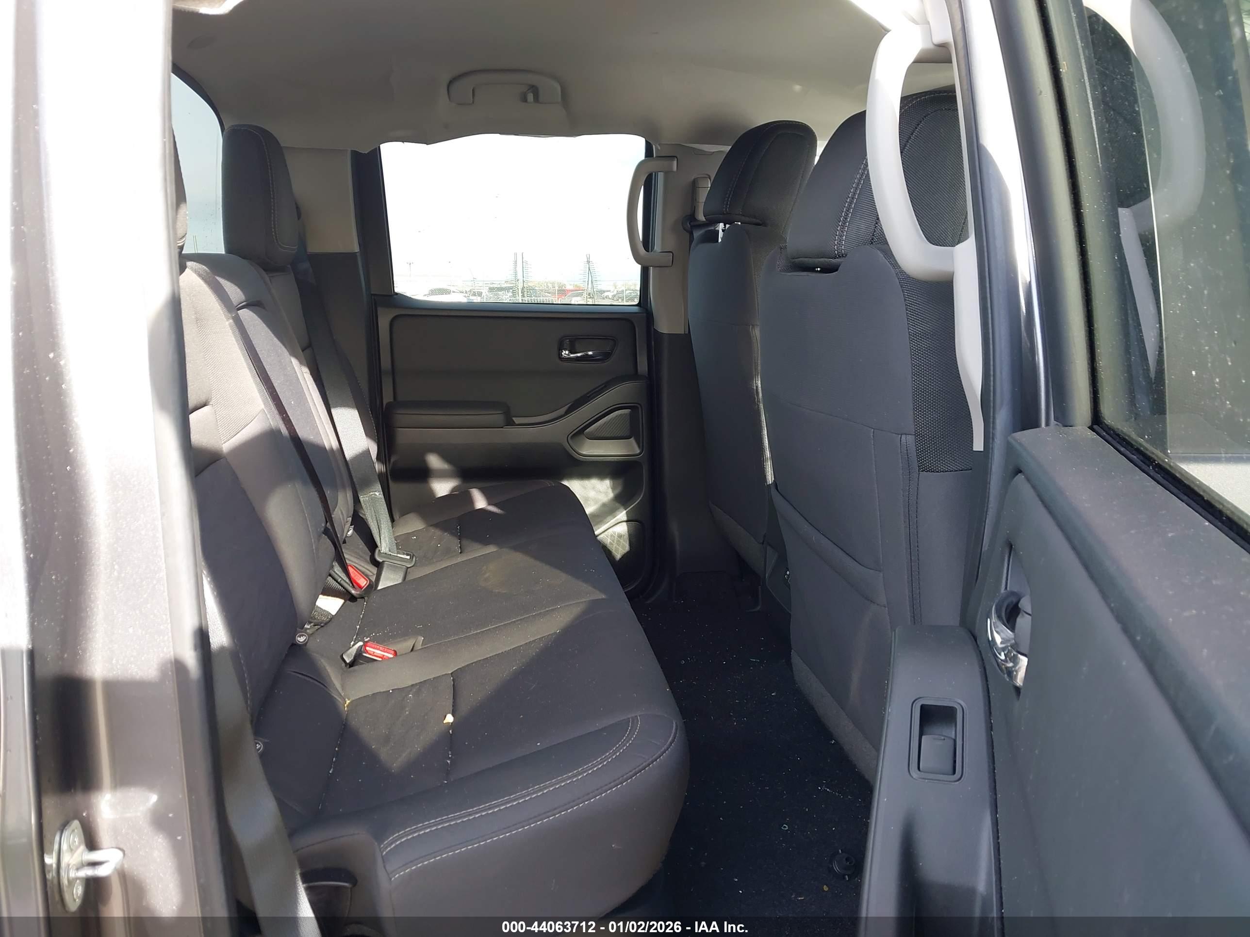 NISSAN FRONTIER image 8