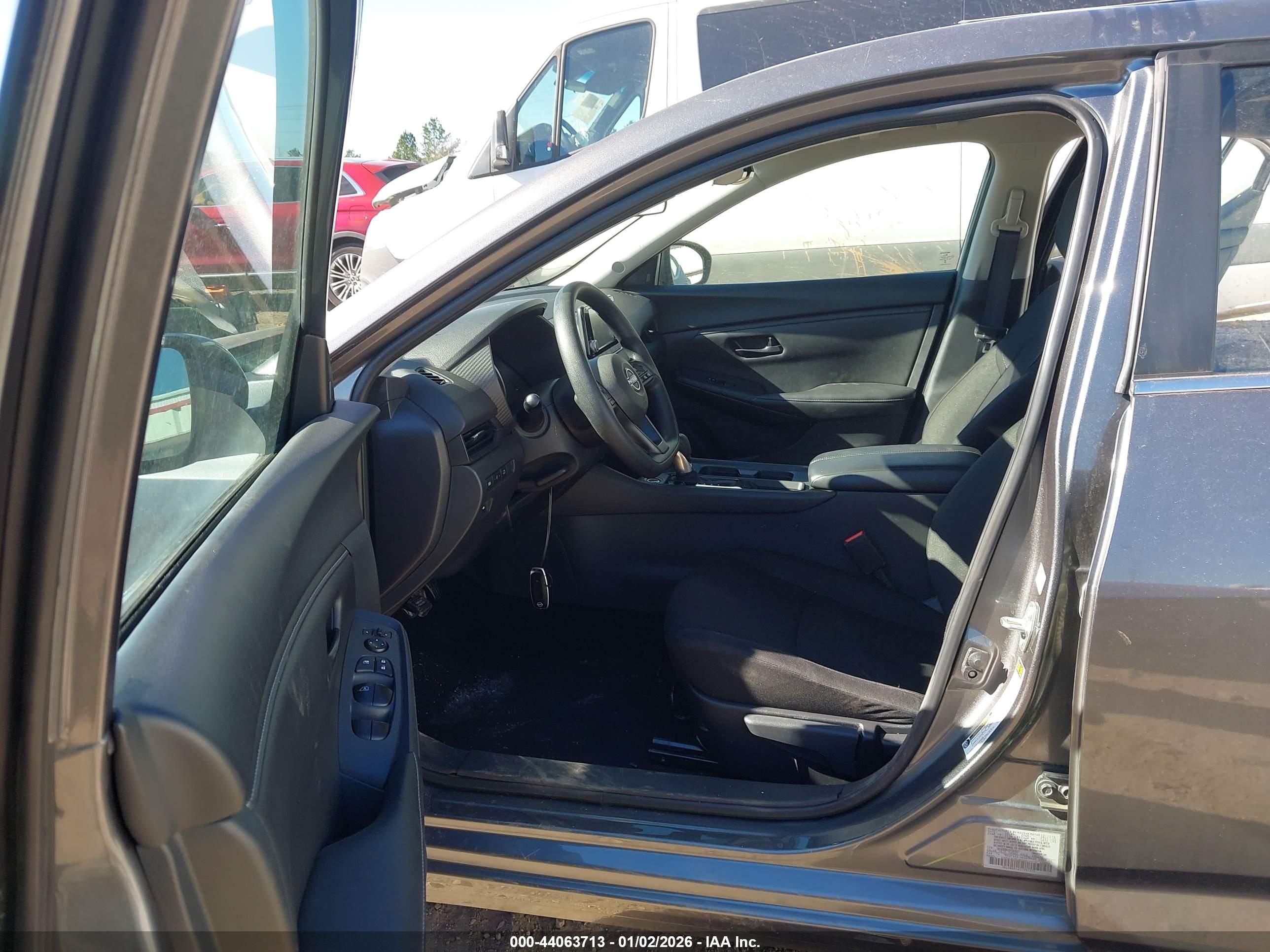 NISSAN SENTRA image 5