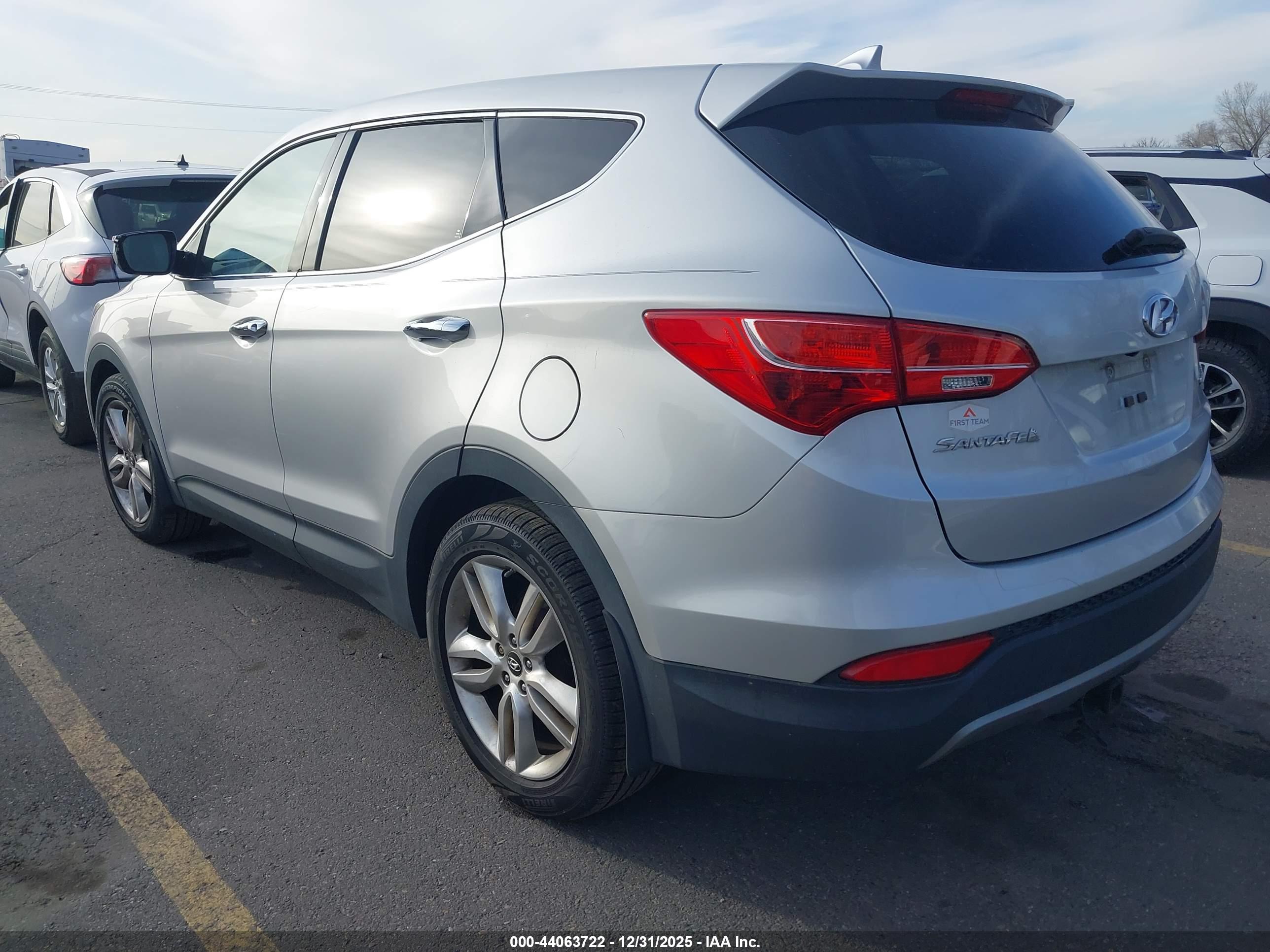 HYUNDAI SANTA image 3