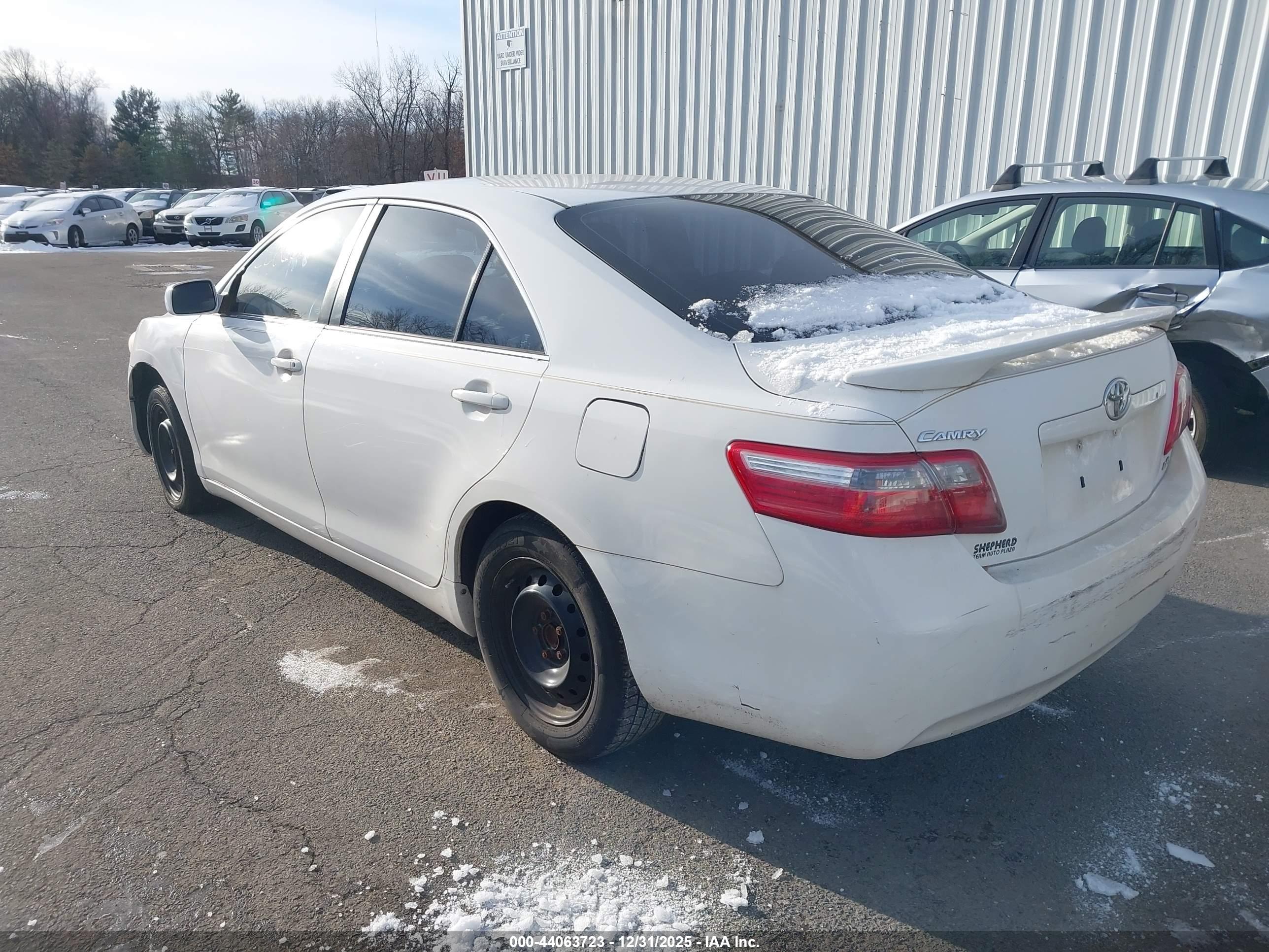 TOYOTA CAMRY image 3
