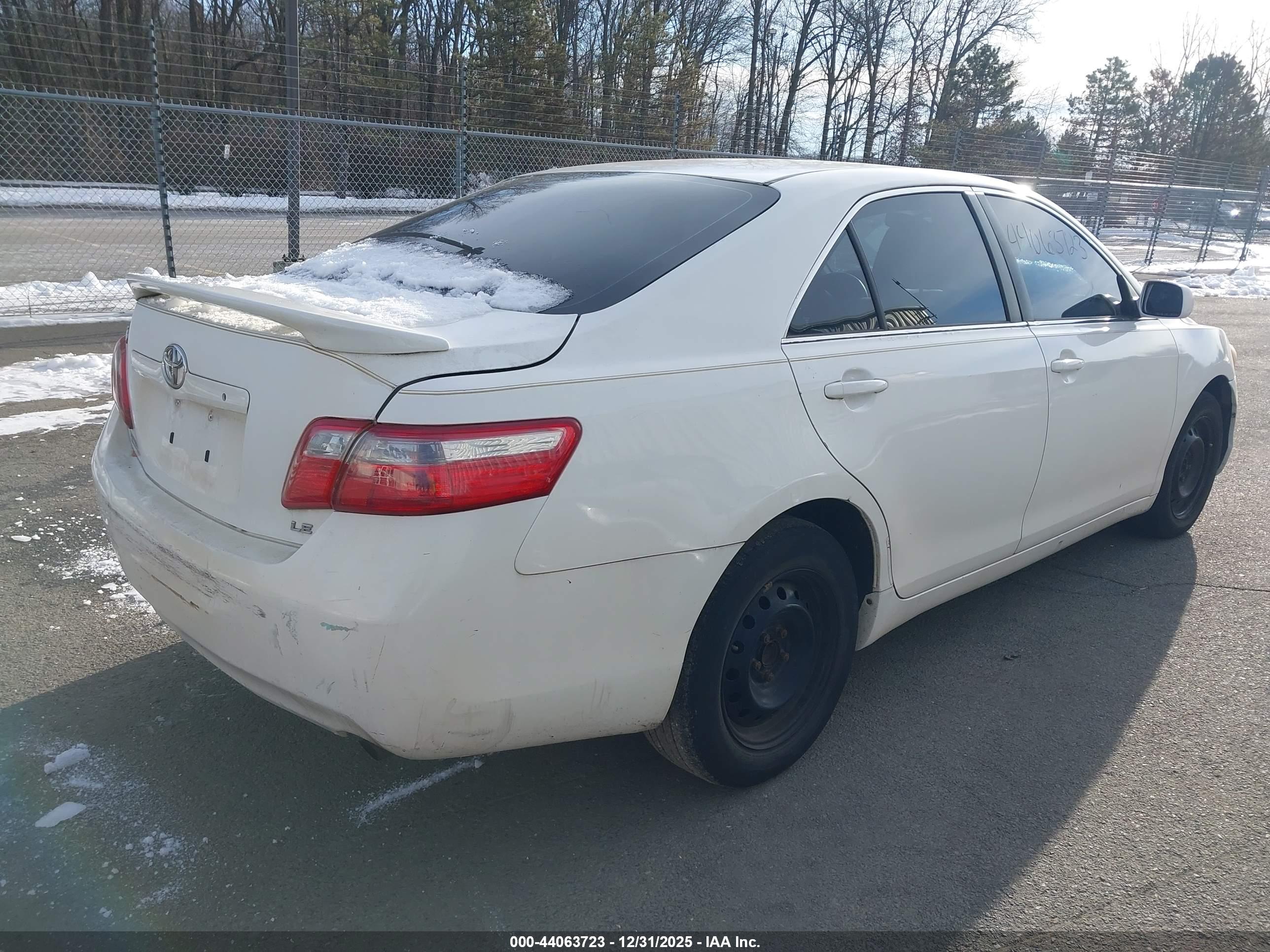 TOYOTA CAMRY image 4