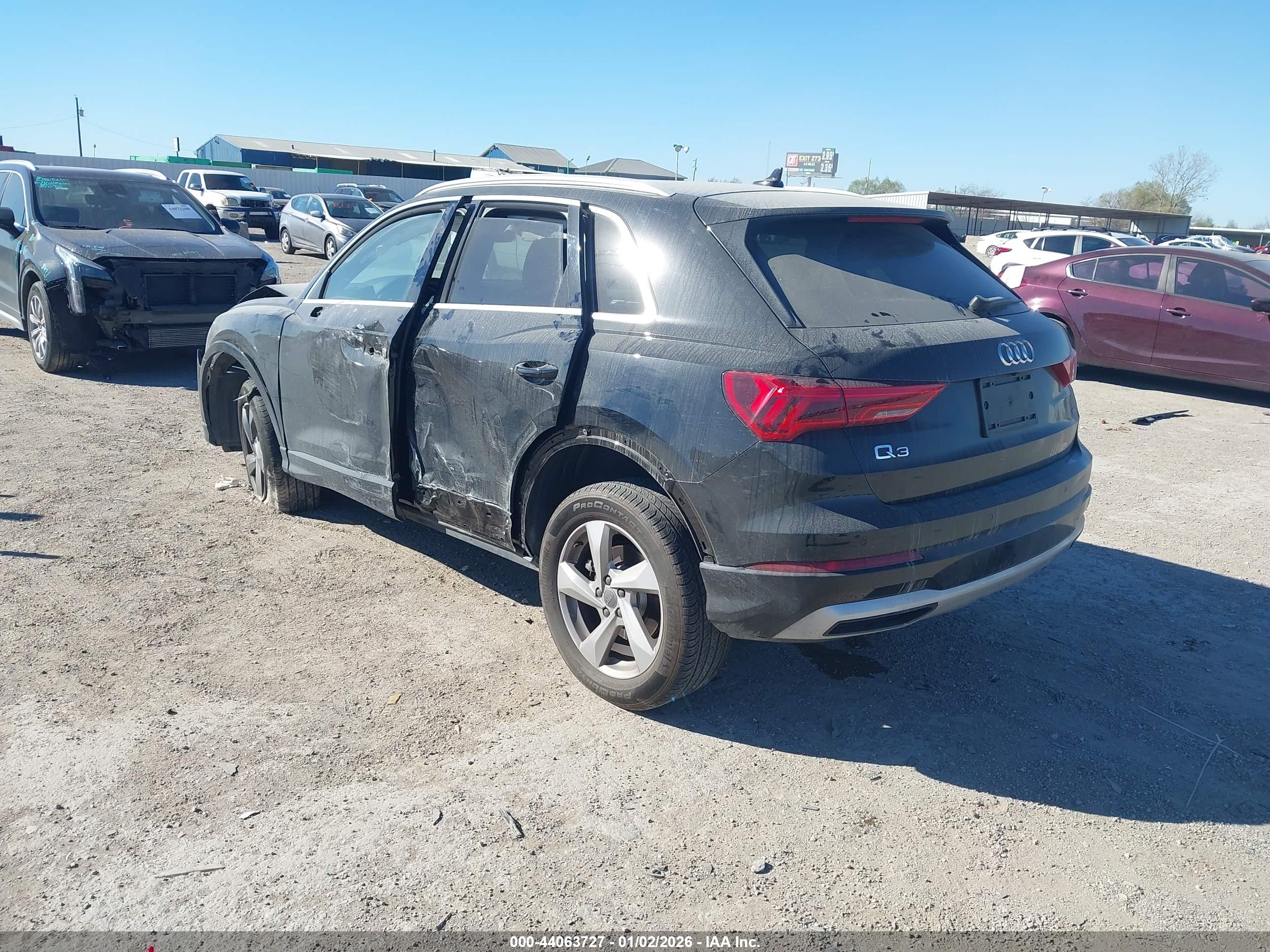 AUDI Q3 image 3