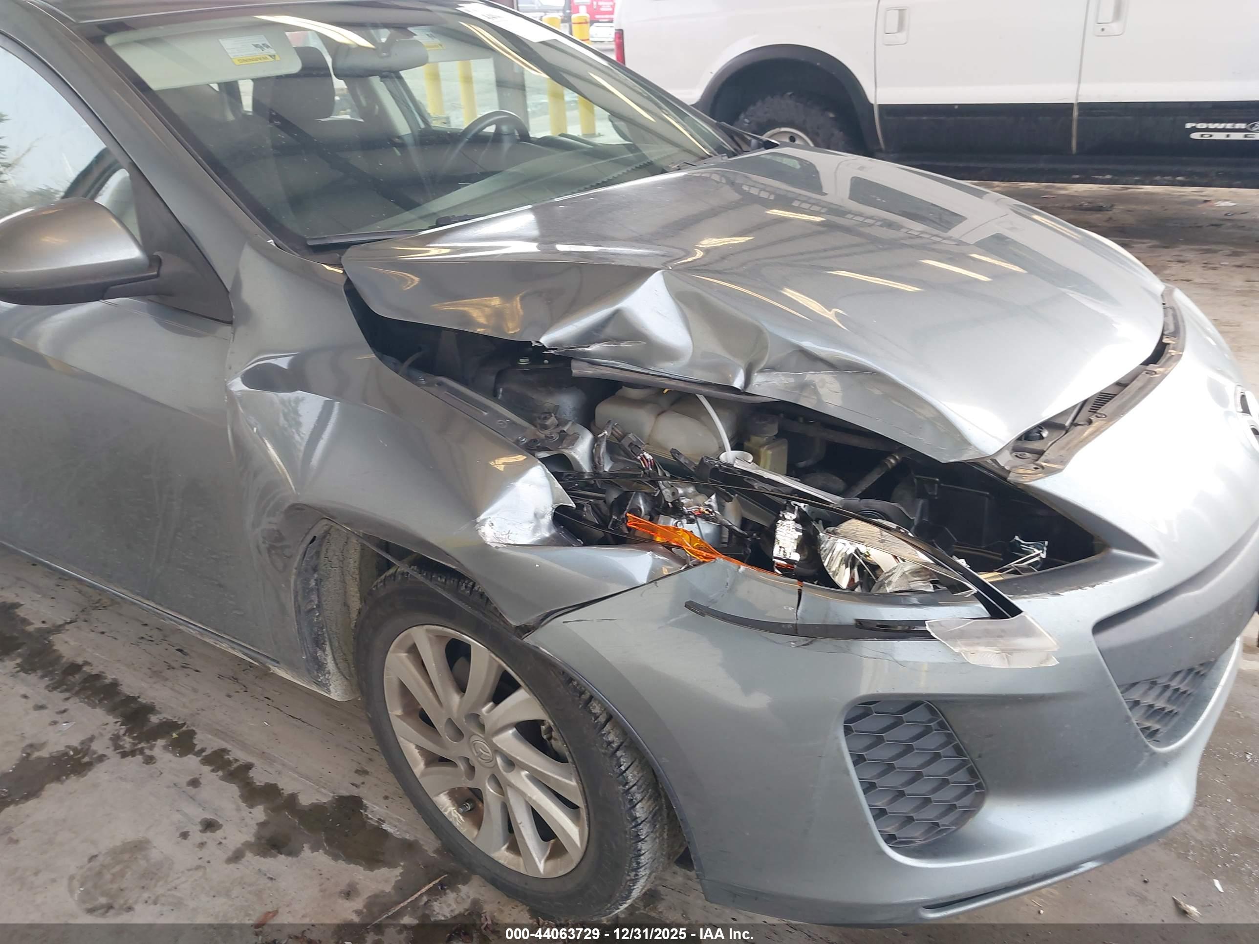 MAZDA MAZDA3 image 6