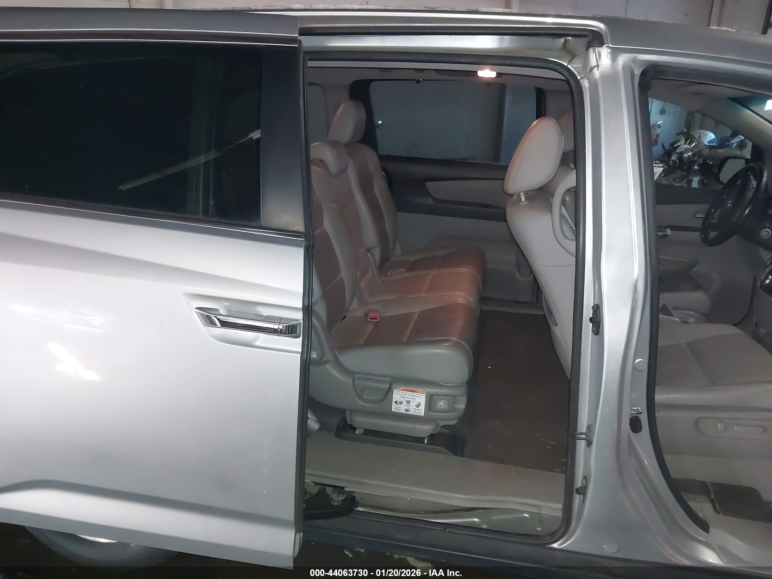 HONDA ODYSSEY image 8