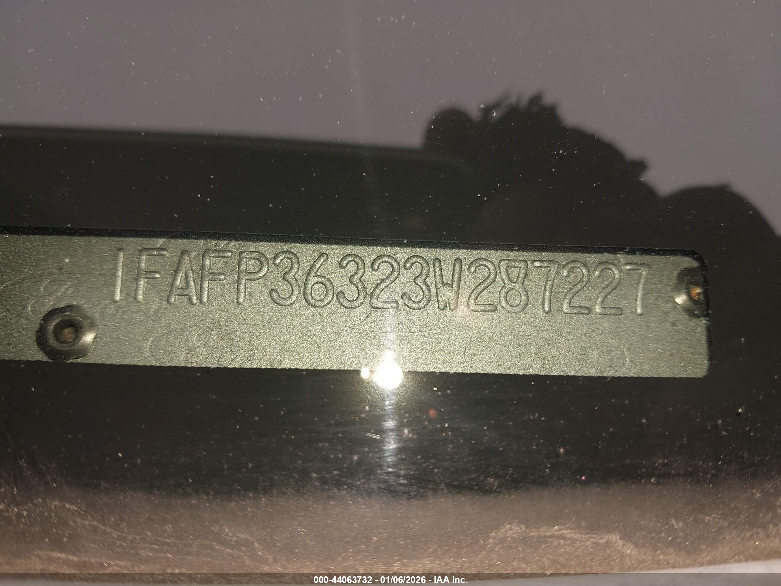 FORD FOCUS image 9