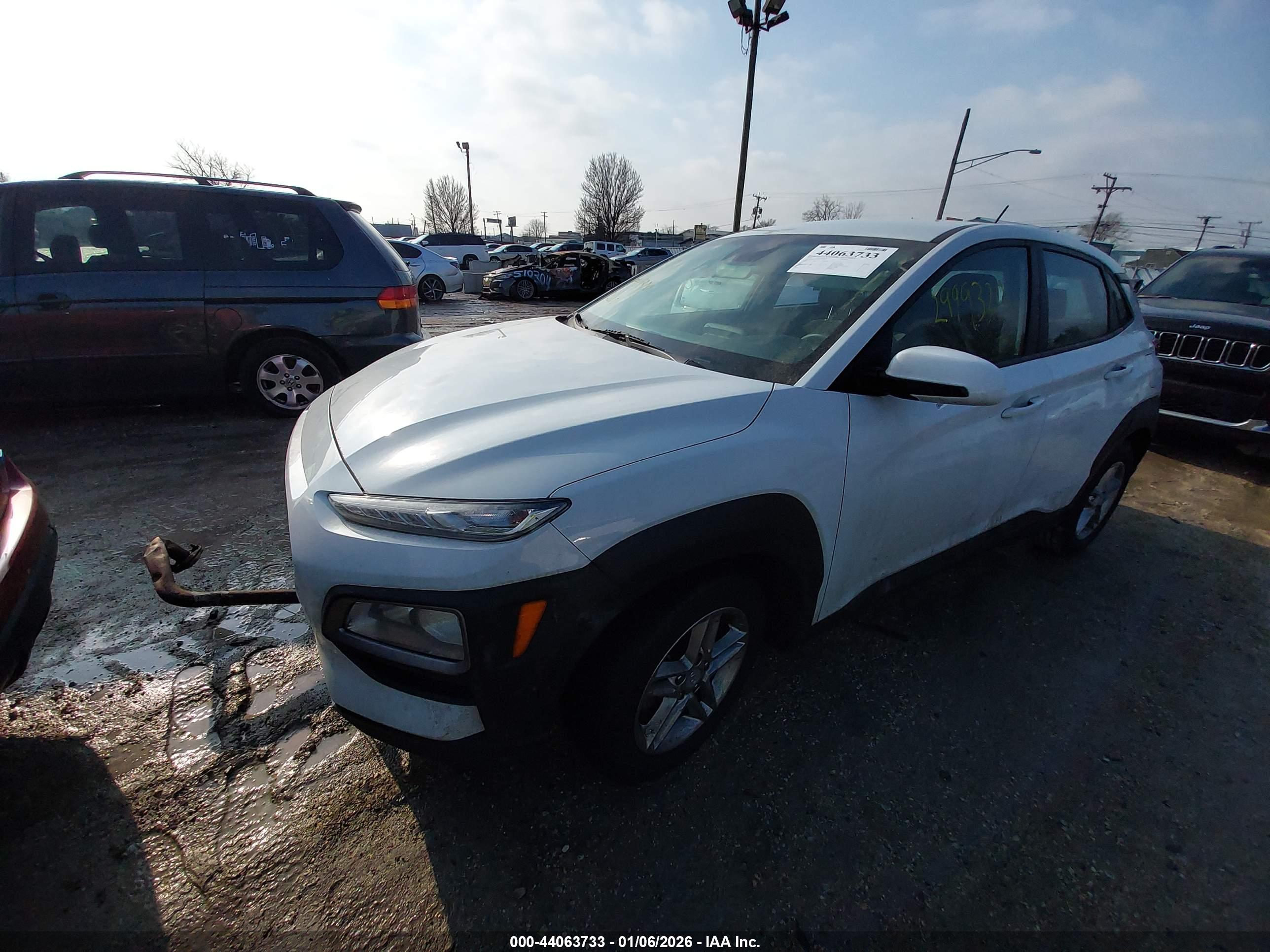 HYUNDAI KONA image 2