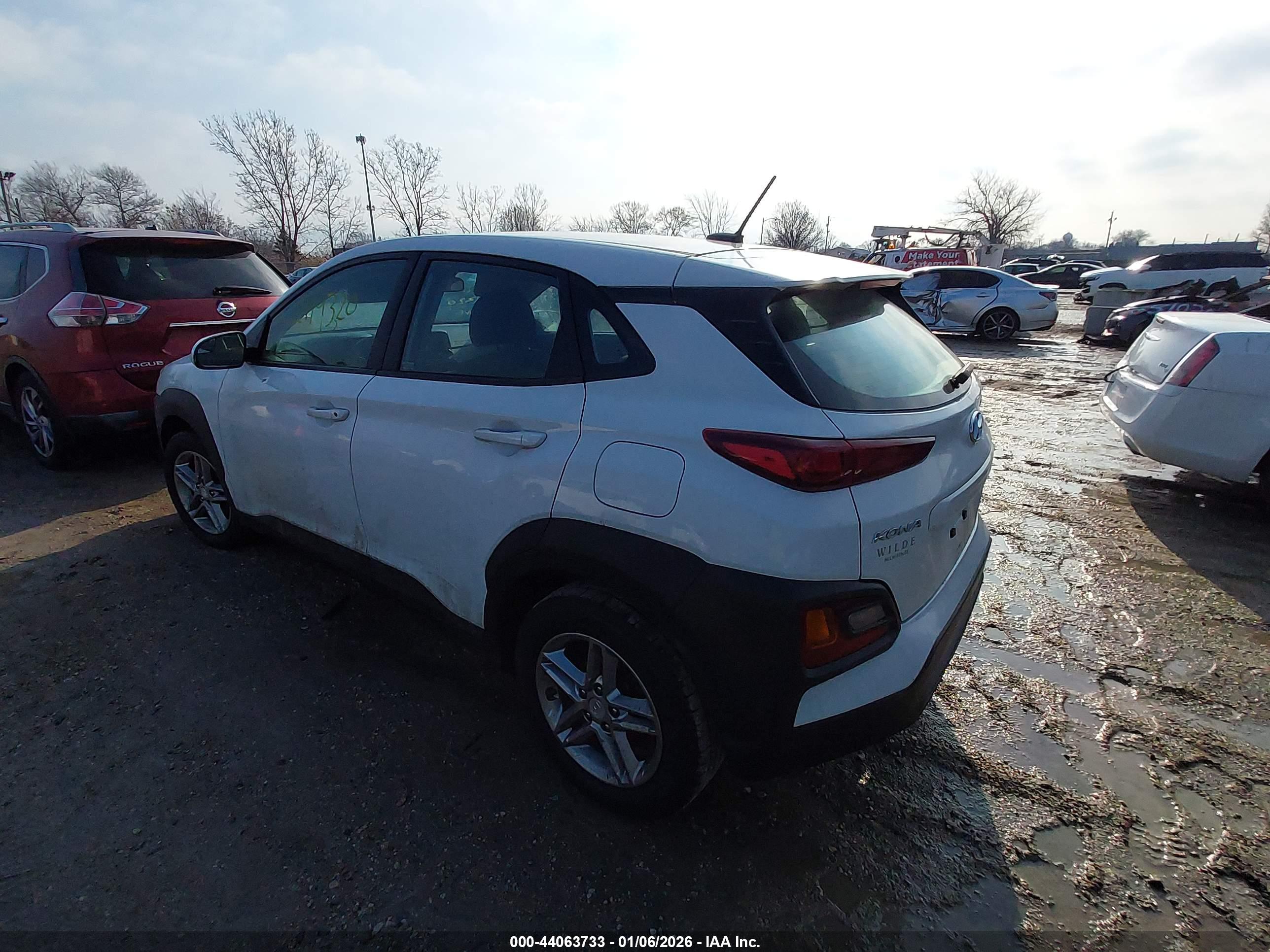 HYUNDAI KONA image 3