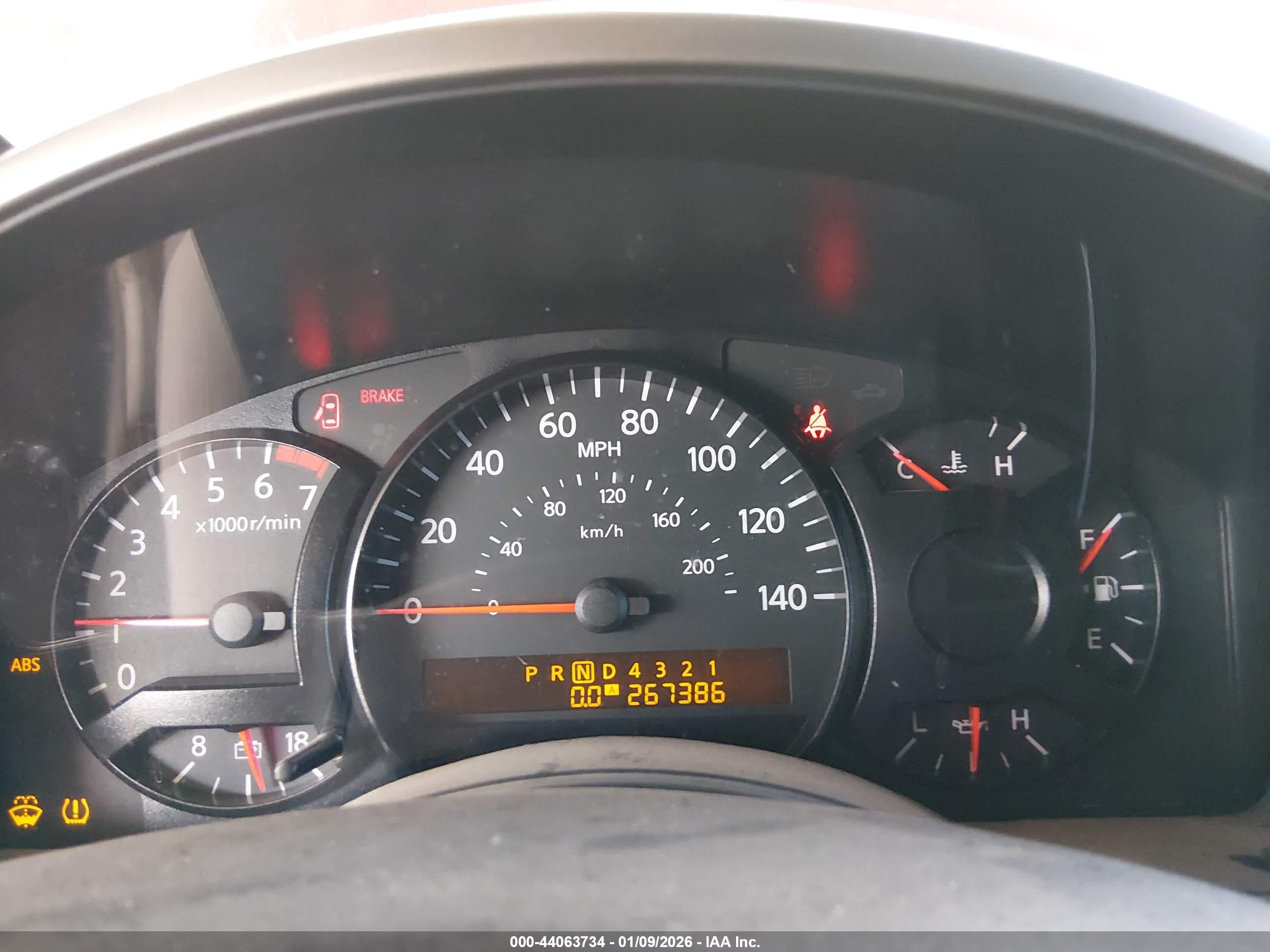 NISSAN TITAN image 7